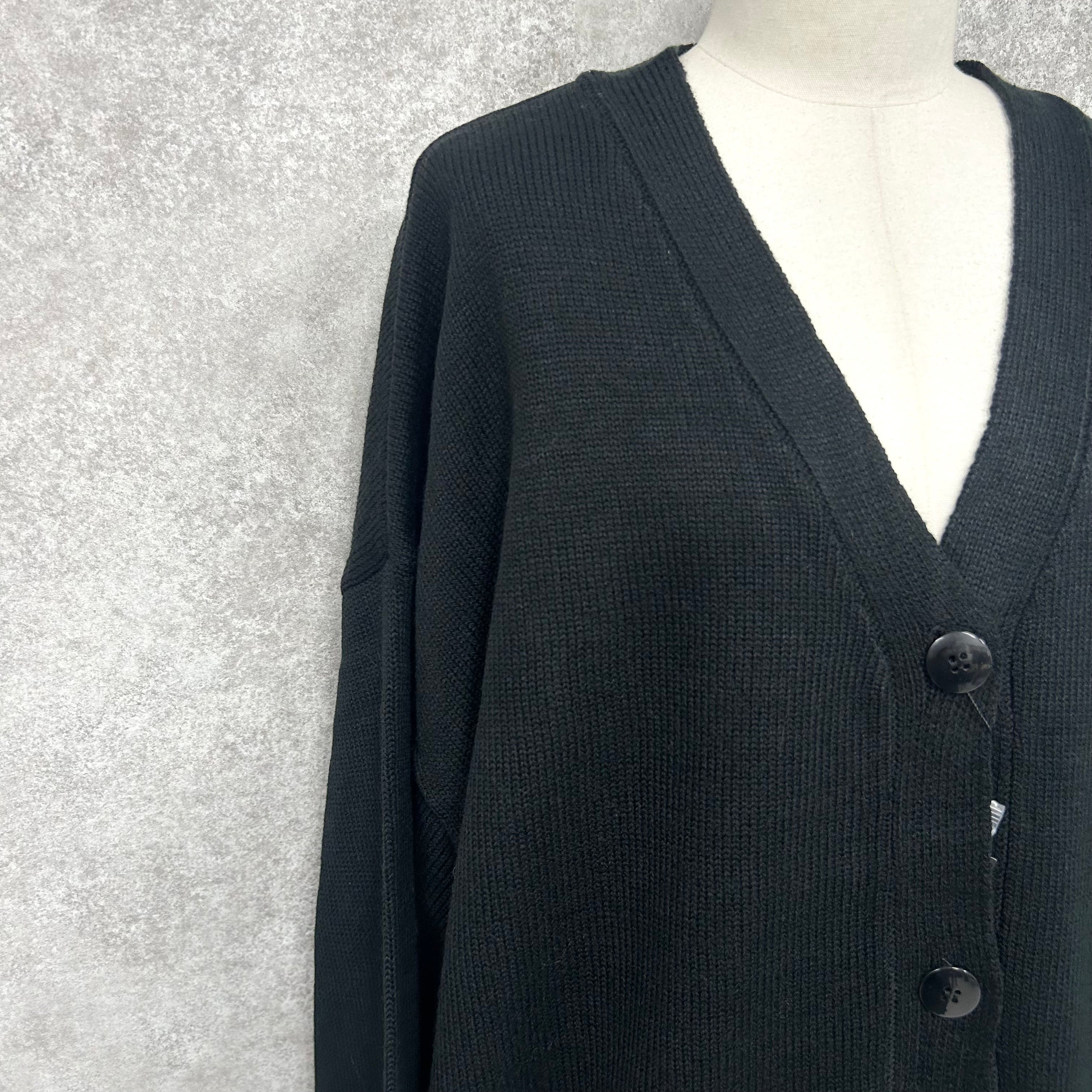 ロゴ刺繍ニットカーディガン -ブラック- ※12/24〜30頃より順次配送