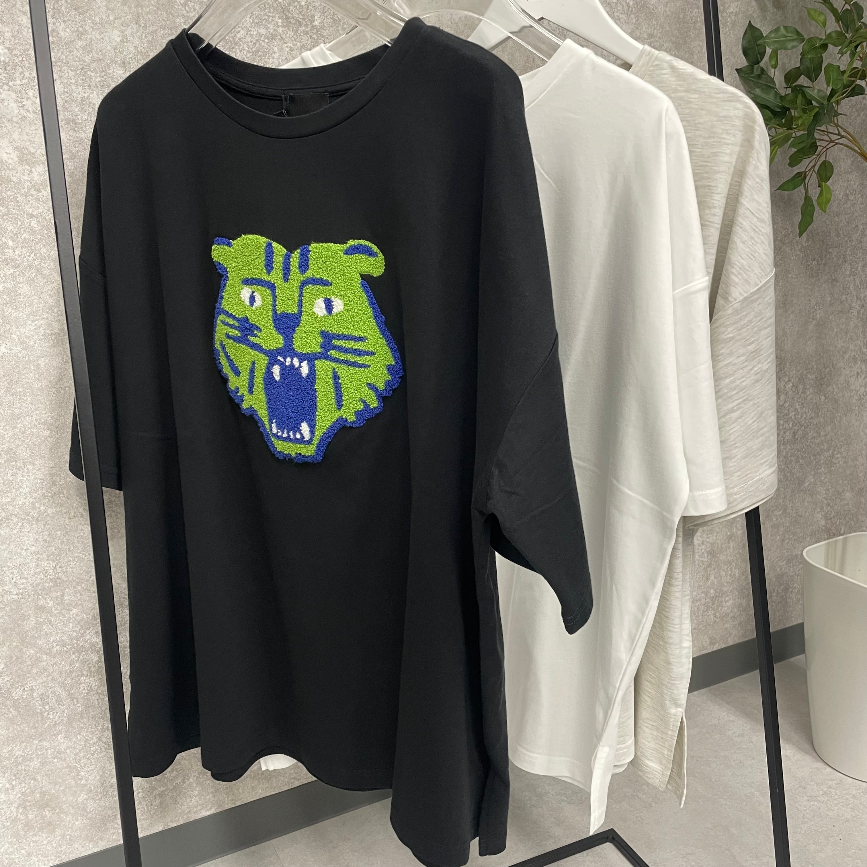 タイガー刺繍BIGTシャツ -ブラック- ※9/10〜16より順次発送予定