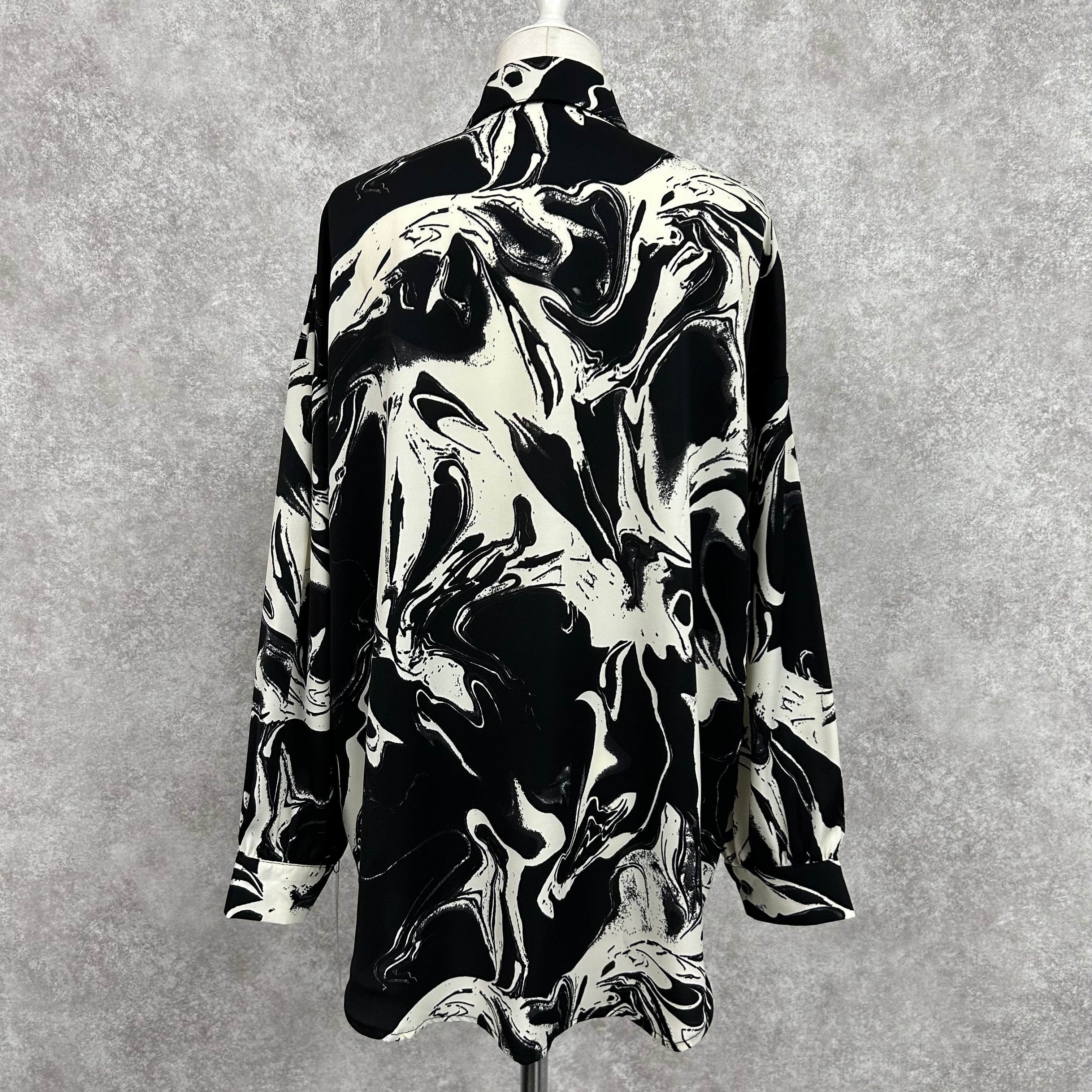 【kanaの趣味シリーズ】モノトーンマーブル柄トップス ※3/19〜25頃より順次発送予定