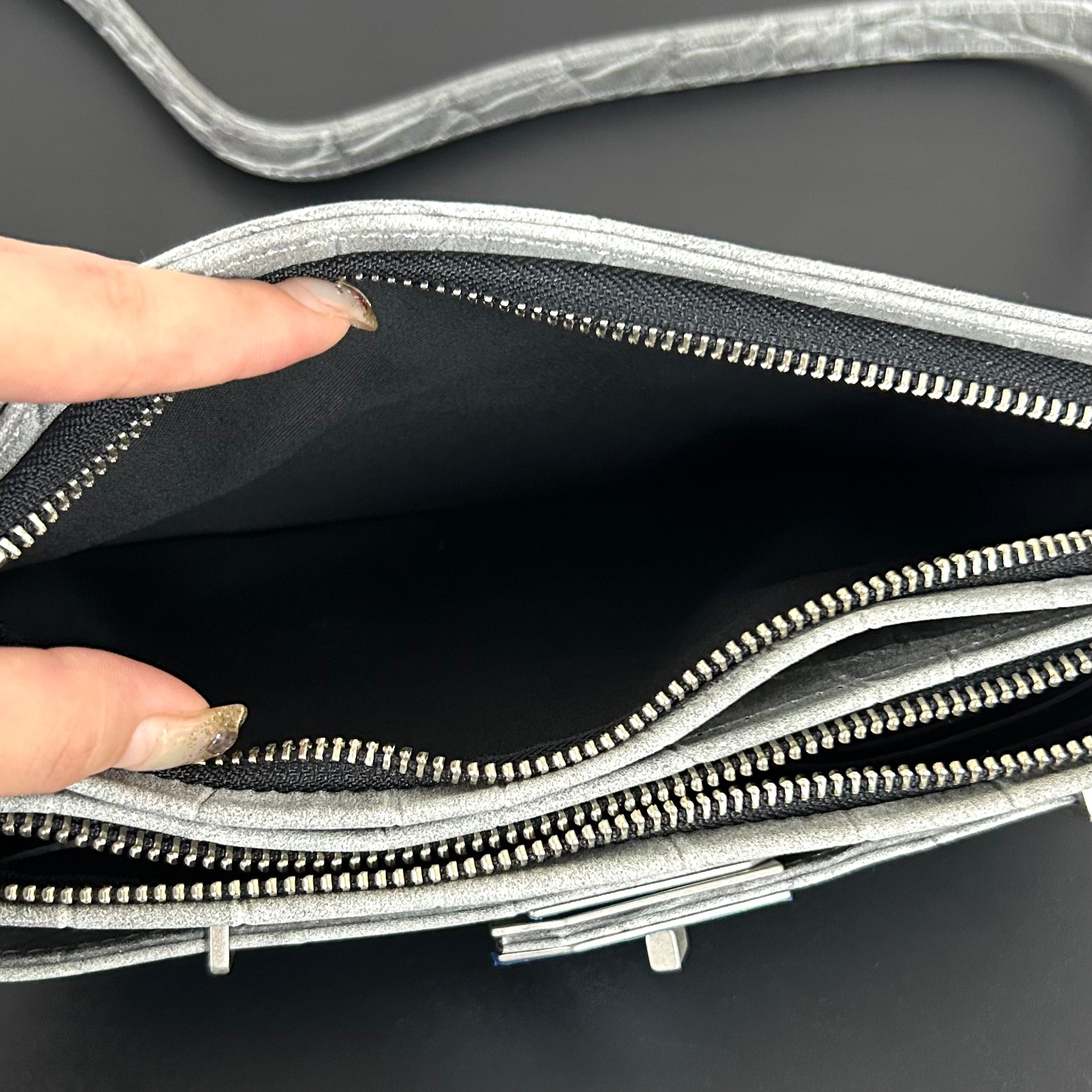 【MUL105】レイヤードウォレットショルダー ホワイトヌバック汚し加工 クロコダイル型押し ※1週間前後より事務所から発送予定