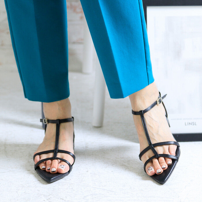 ポインテッドトゥストラップサンダル -ブラック- ※6/18〜24迄に順次発送予定