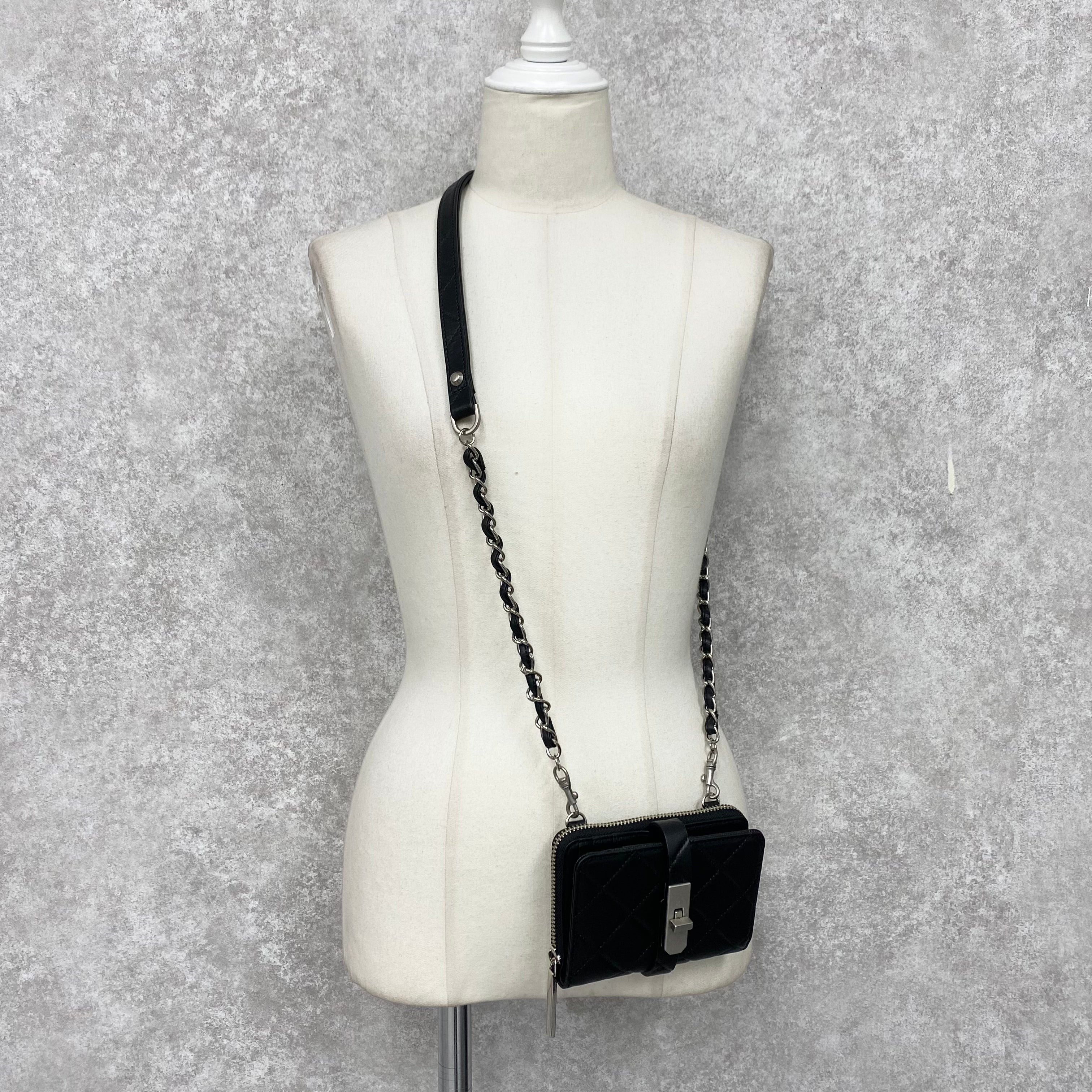 【M.U.L.】チェーンショルダー ハーフラウンドウォレット オイルレザー/キルティング型押し -ブラック- ※12/9〜16より順次発送