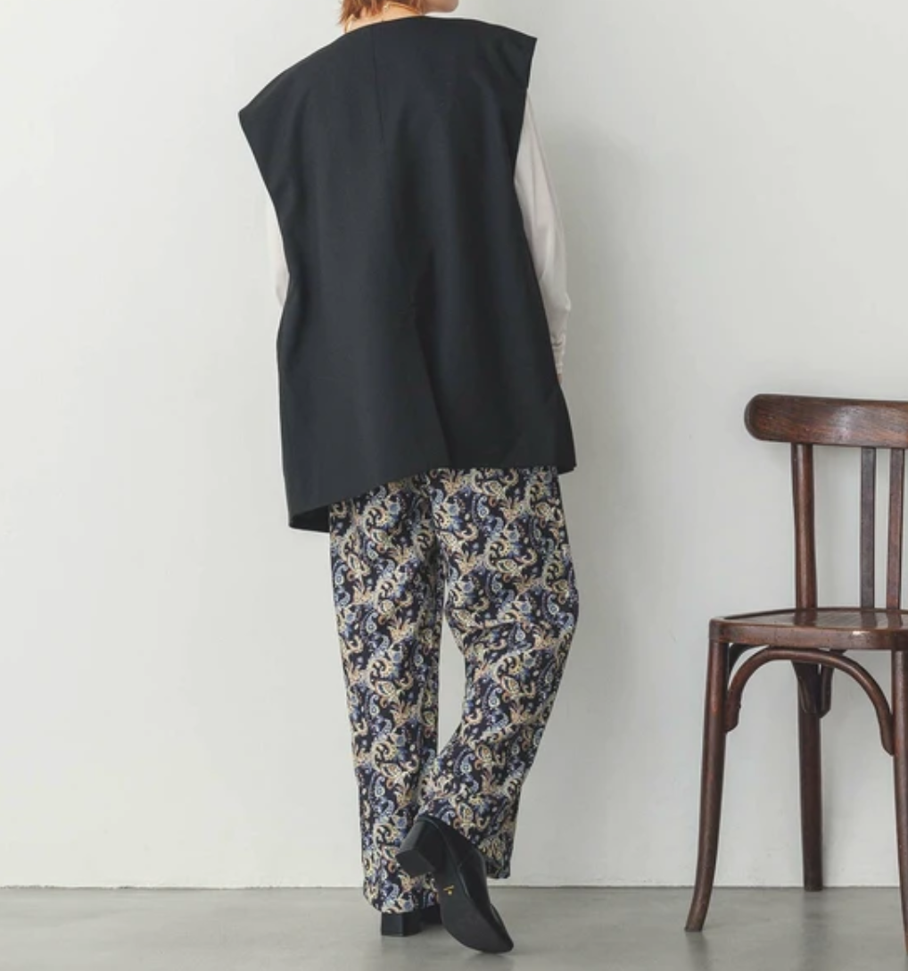 【WFA2525-07】ペイズリー柄 タックギャザープリントパンツ -ブラック- ※10/29-11/4頃より順次配送予定