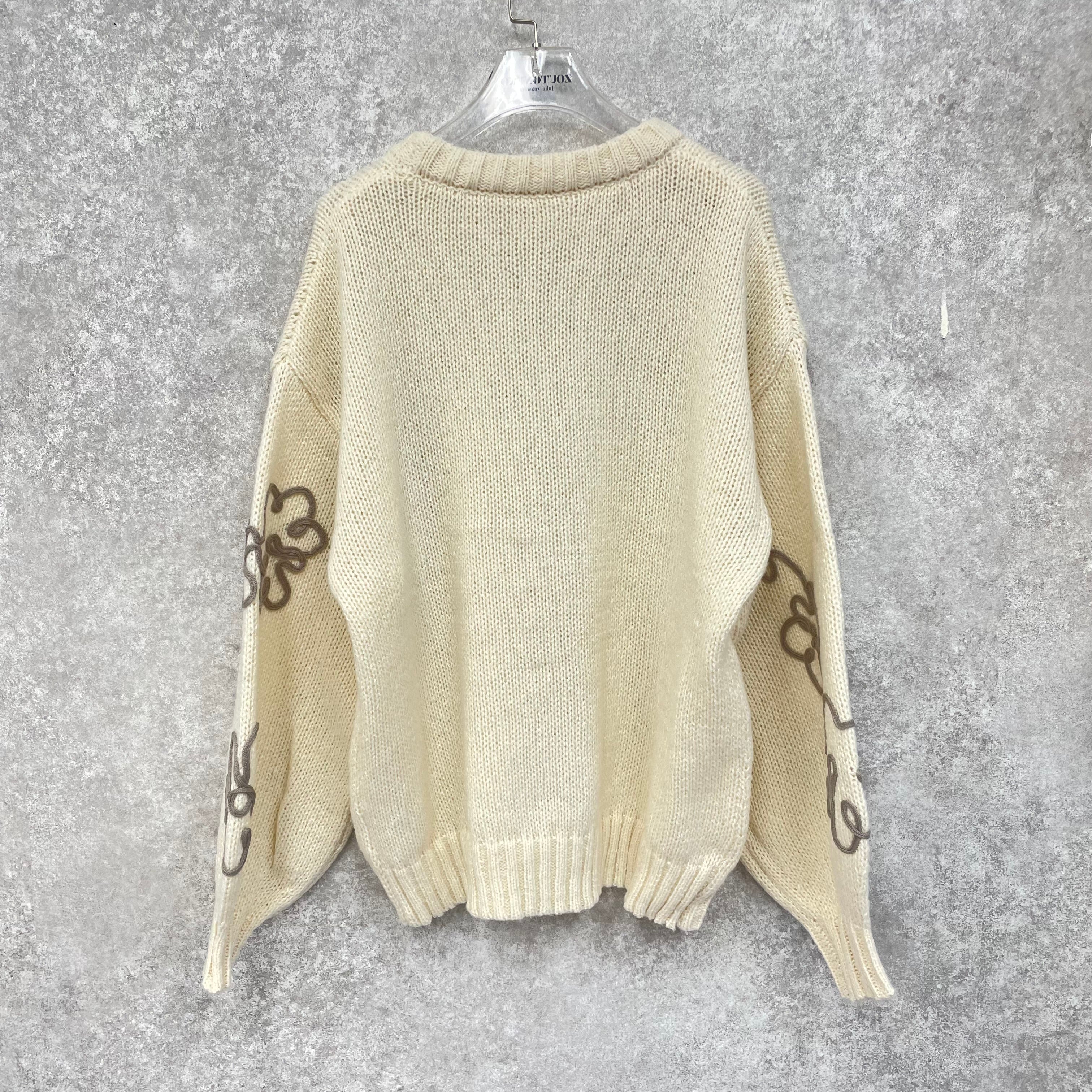 【広告の品🉐】ウールライクフラワー刺繍プルオーバー アイボリー ※1/14~20頃より順次配送予定