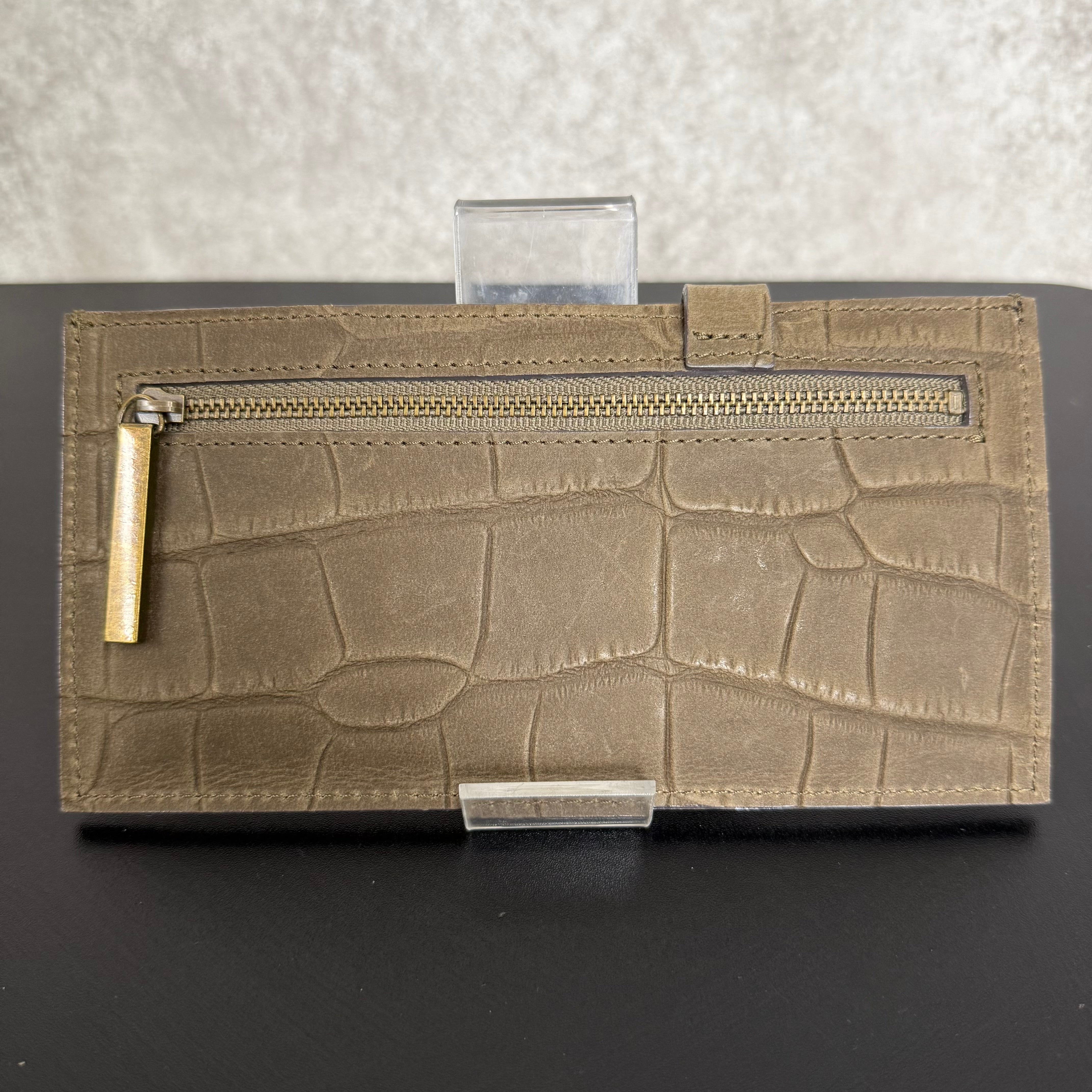 【MUL027】フラットロングウォレット ‐ヌバックベージュ‐ クロコダイル型押し 真鍮金具 ゴールドライン入り ※7/2〜7/12より事務所から順次発送予定
