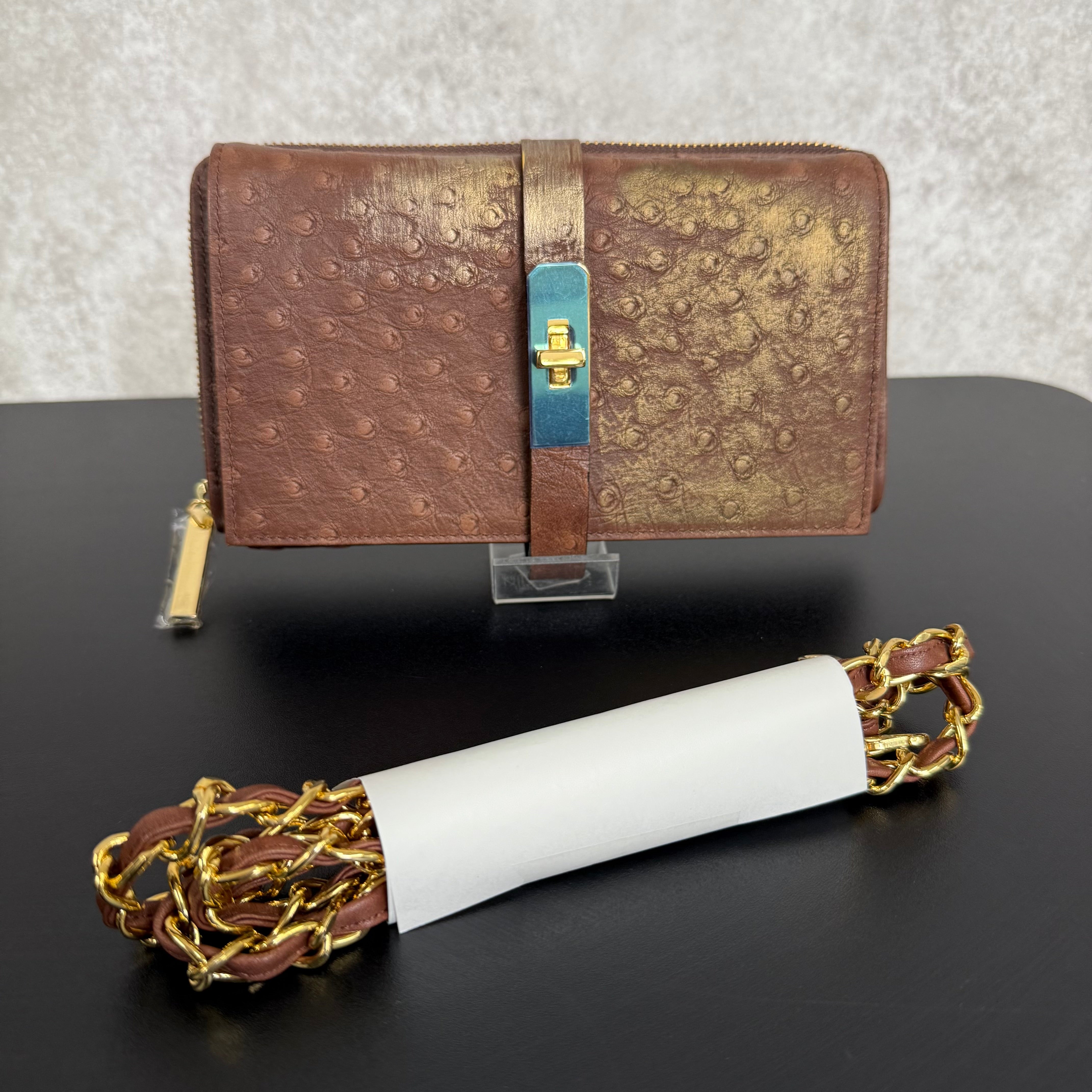 【MUL008】ウォレットショルダー -ブラウン‐ オーストリッチ型押し ゴールド金具 チェーンショルダー ゴールドライン入り ※7/2〜7/12より事務所から順次発送予定