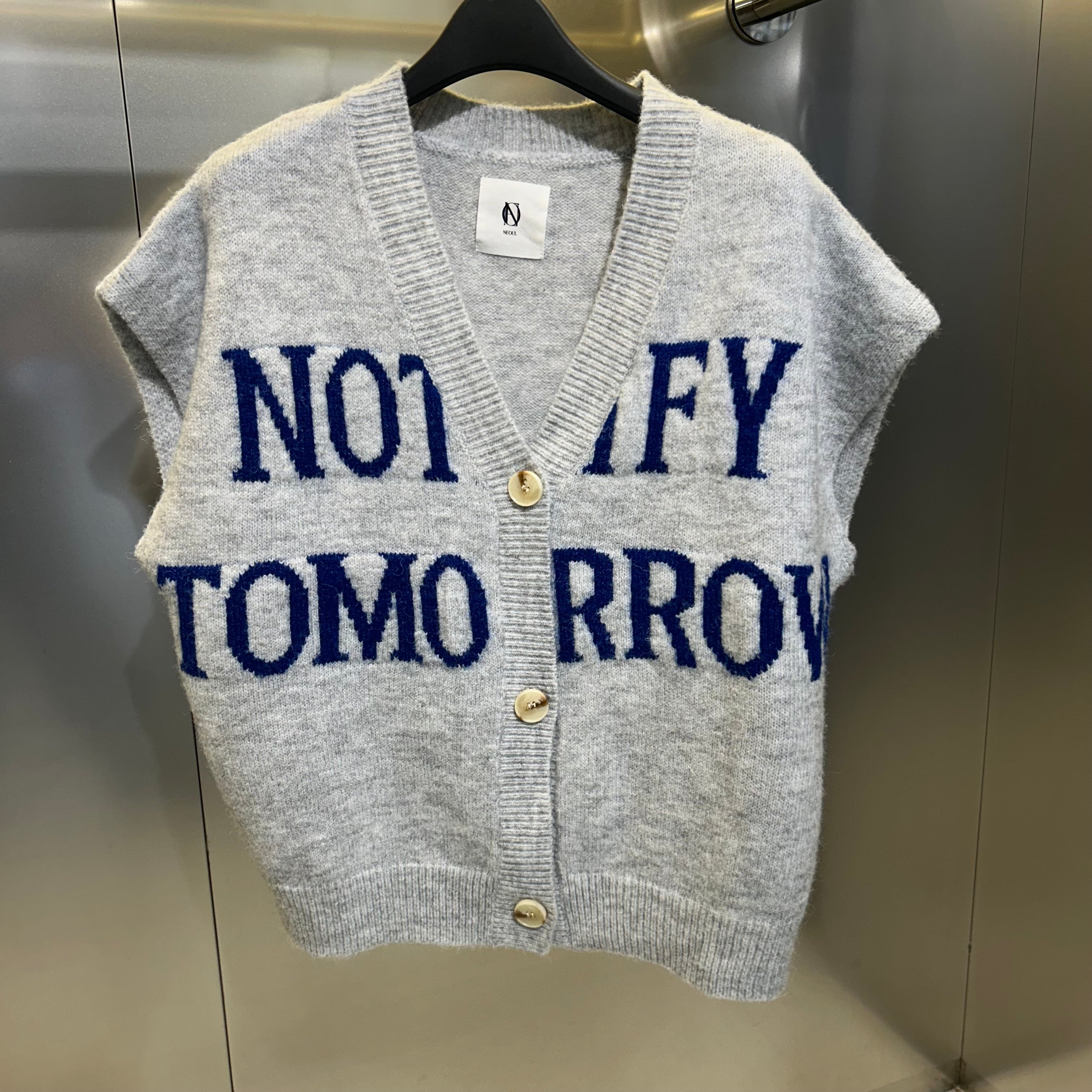 【Rowee】 ロゴニットベスト グレー ※10月下旬〜11月上旬頃より順次発送予定