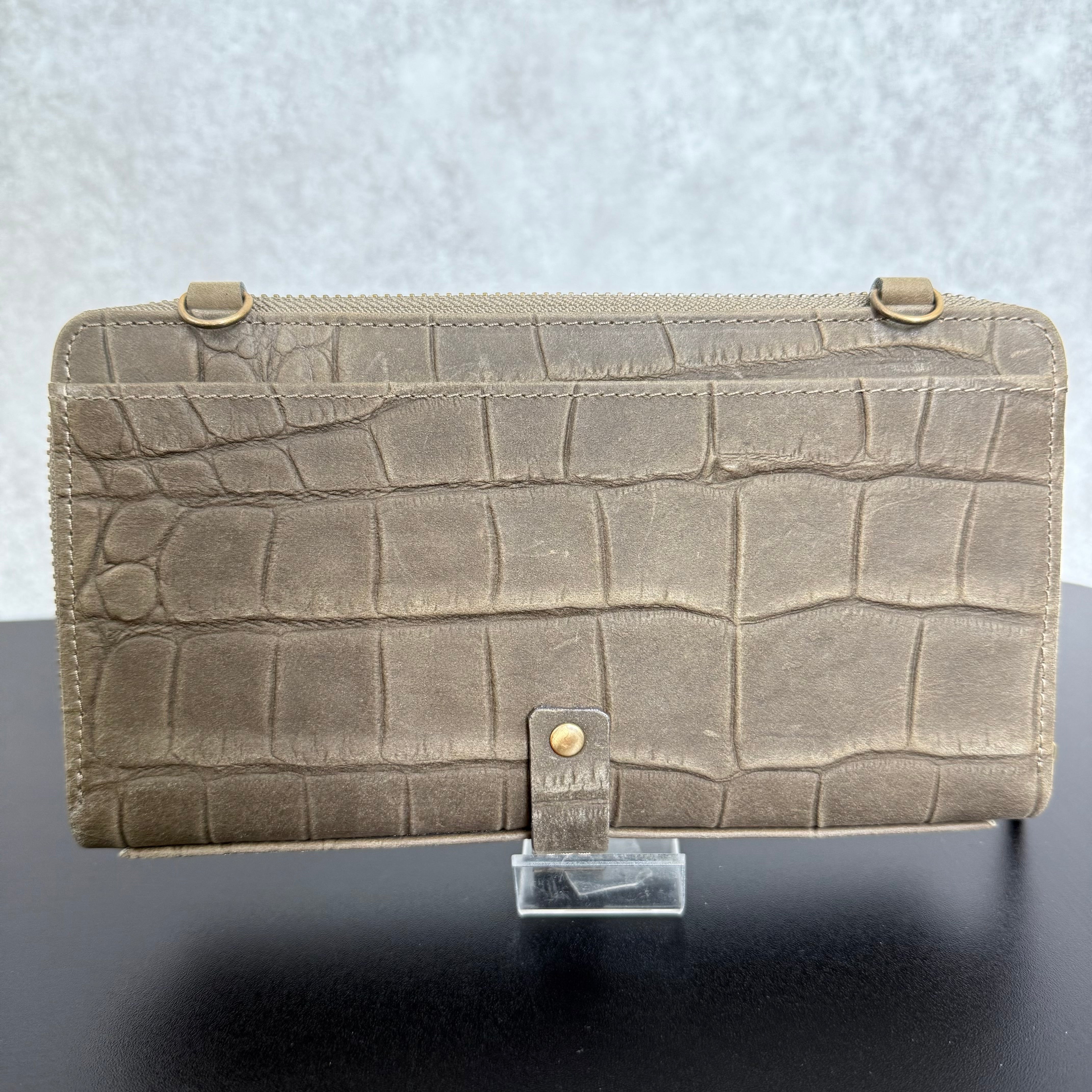 【MUL008】ウォレットショルダー ヌバック -ベージュ‐ クロコダイル型押し 真鍮金具 チェーンショルダー ゴールドライン入り ※7/2〜7/12より事務所から順次発送予定