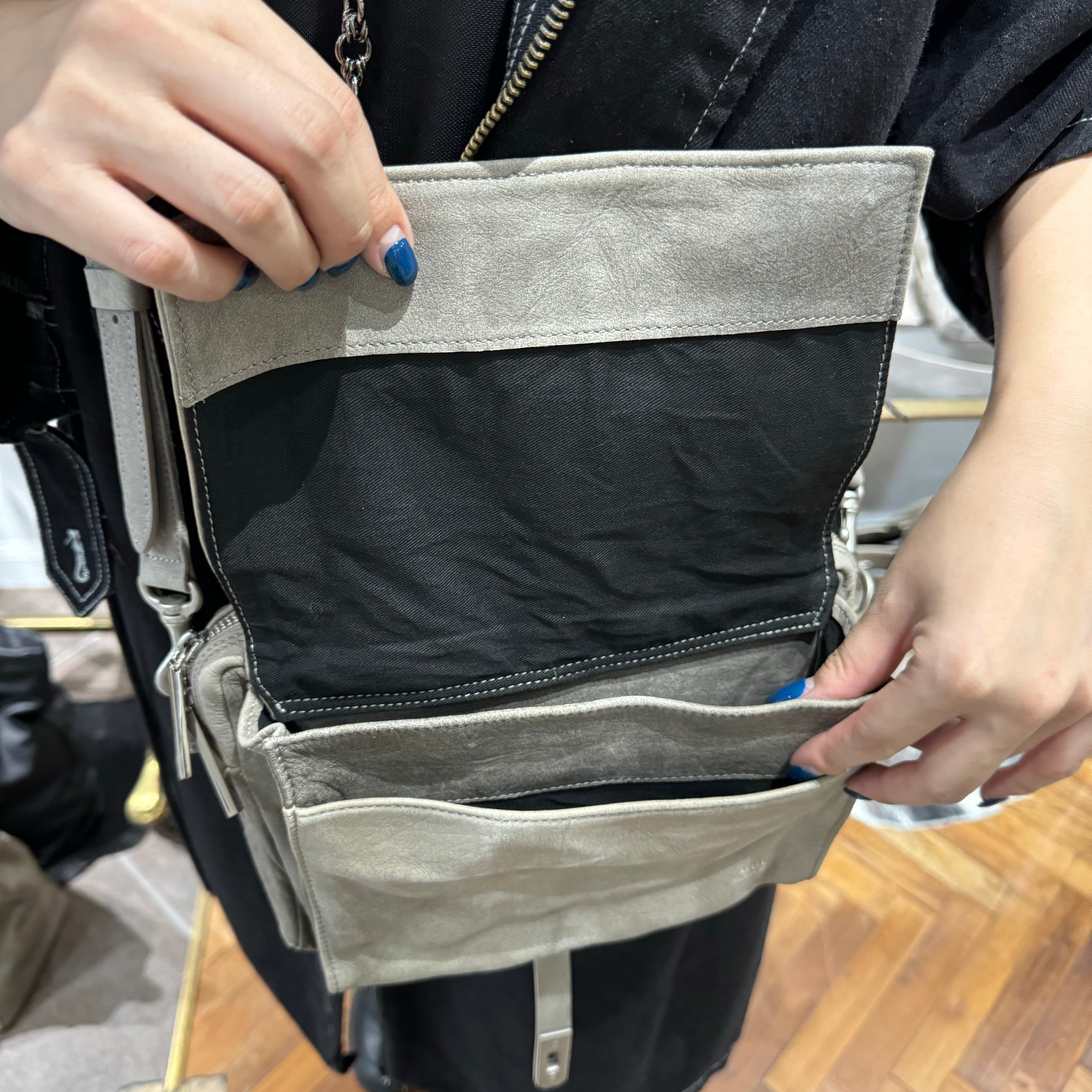 ⚠️予約【M.U.L.】 ショルダーバッグ -エンボスグレージュ- ※R7. 6月末納品予定