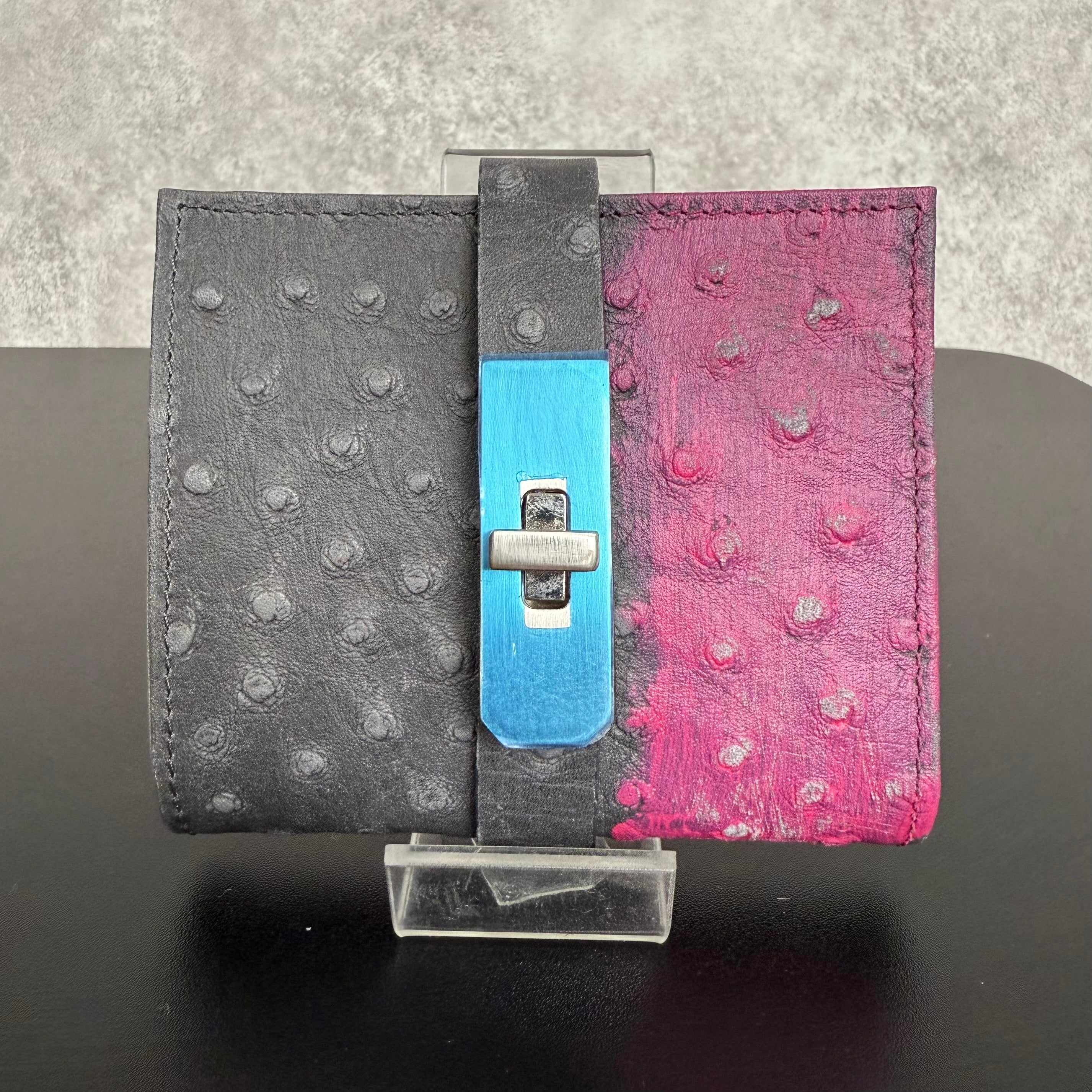 【MUL124】ミニウォレット ‐グレー‐ オーストリッチ型押し シルバー金具 ピンクライン入り ※7/2〜7/12より事務所から順次発送予定