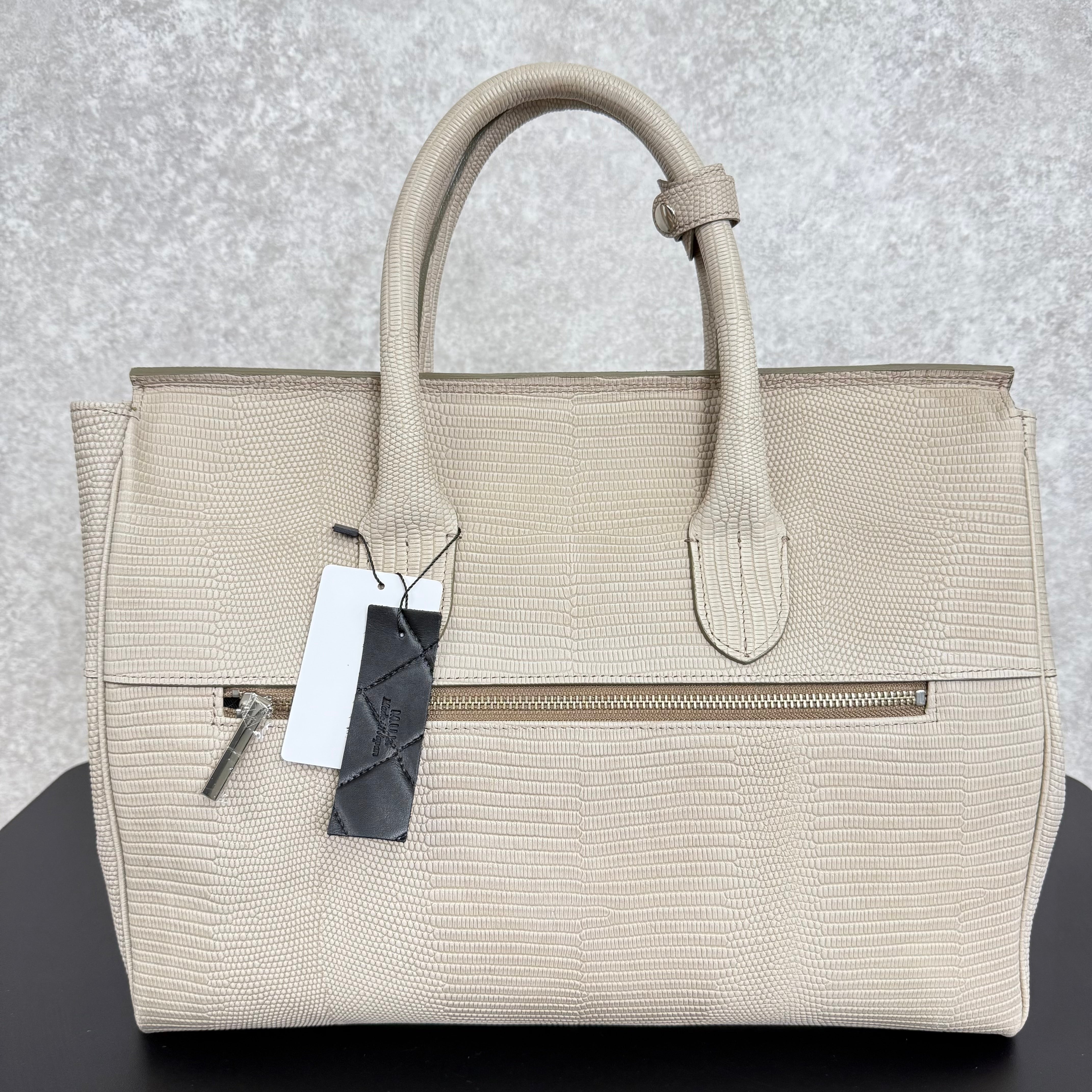 【MUL116】フラップトートM -ライトグレージュ- リザ―ド型押し メタリックシルバーライン入り ※7/2〜7/12より事務所から順次発送予定