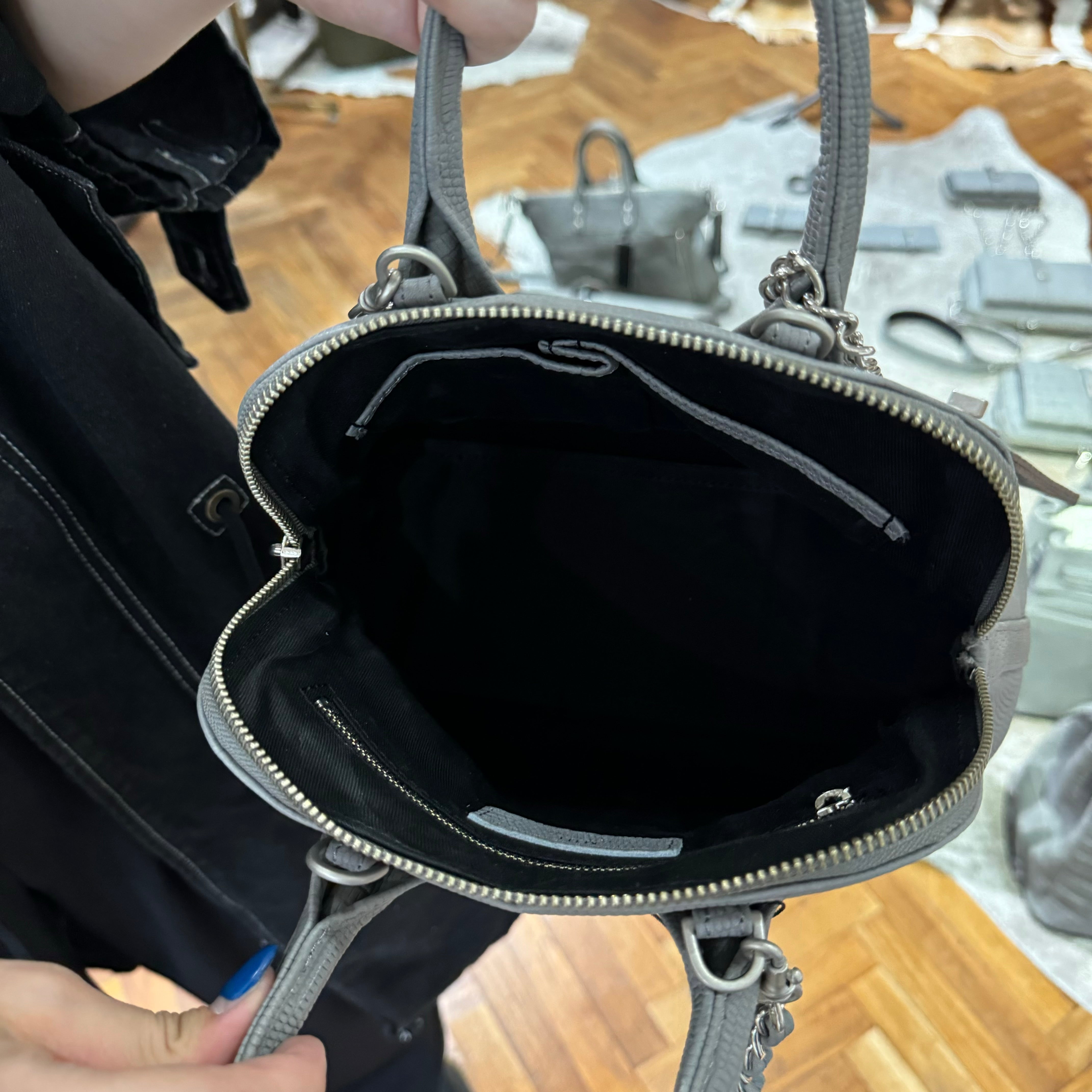 ⚠️予約【M.U.L.】ラウンドトート リザード型押し -アイスグレー- ※R7. 6月末納品予定