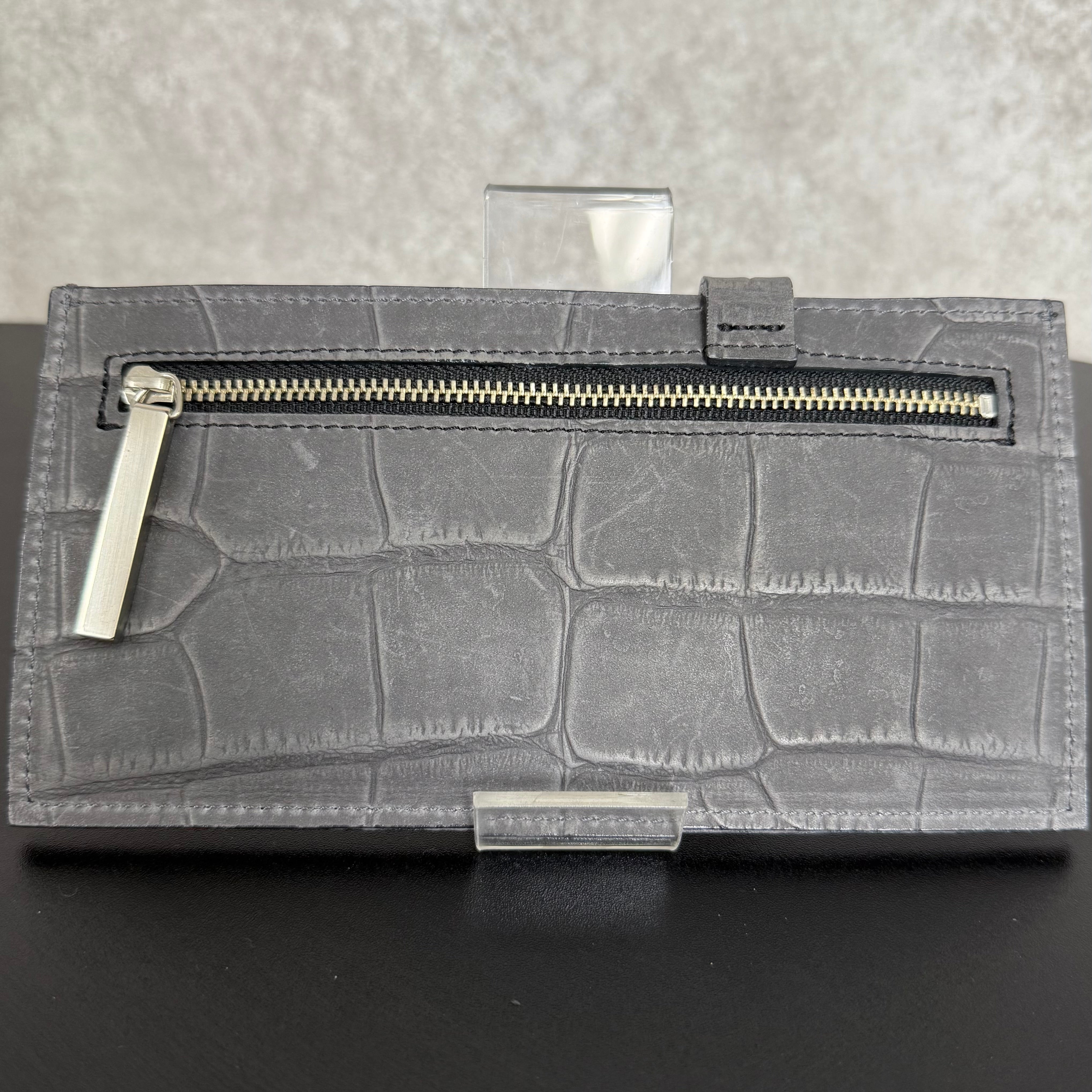 【MUL027】フラットロングウォレット ‐グレー‐ クロコダイル型押し シルバー金具 ピンクライン入り ※7/2〜7/12より事務所から順次発送予定