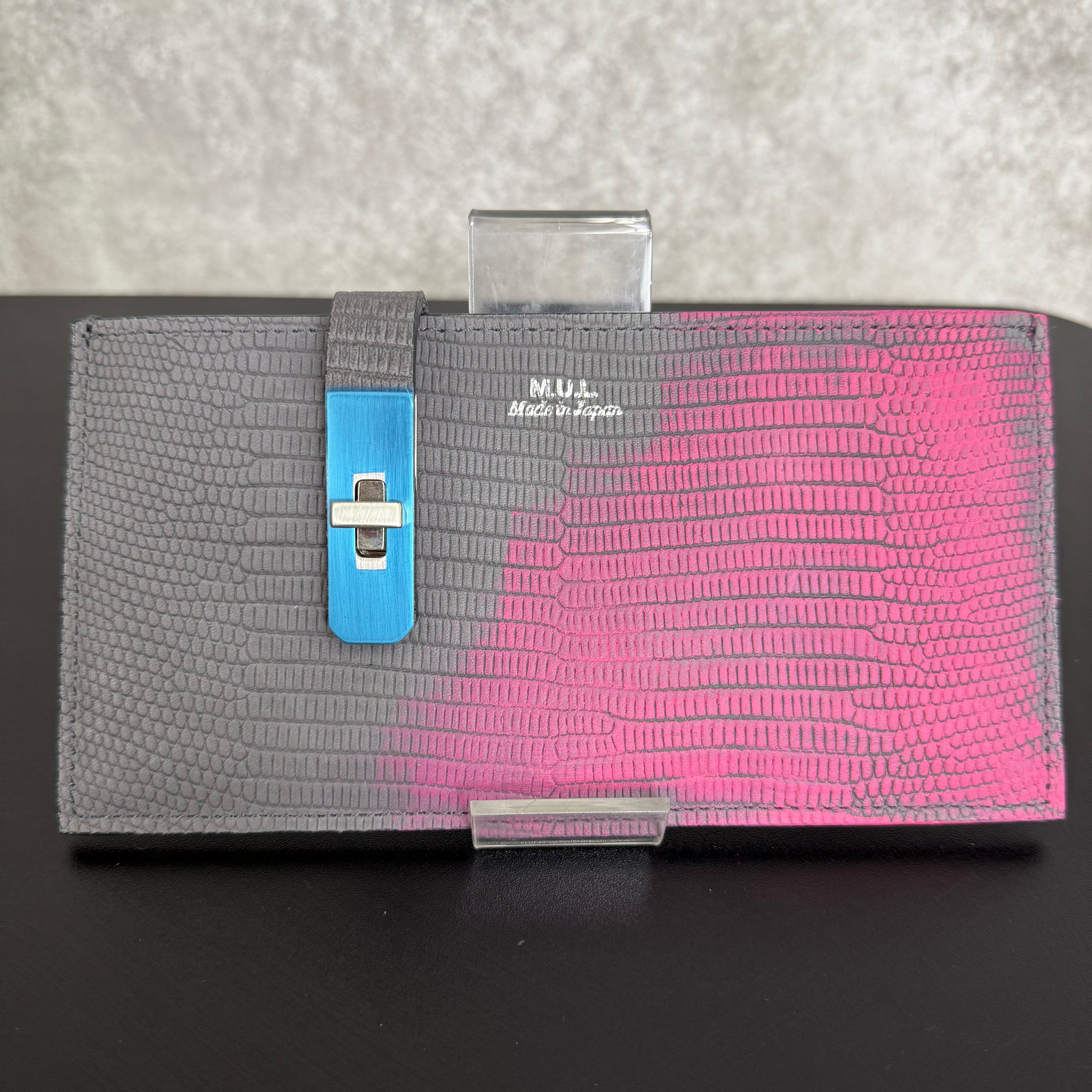 【MUL027】フラットロングウォレット ‐グレー‐ リザード型押し シルバー金具 ピンクライン入り ※7/2〜7/12より事務所から順次発送予定