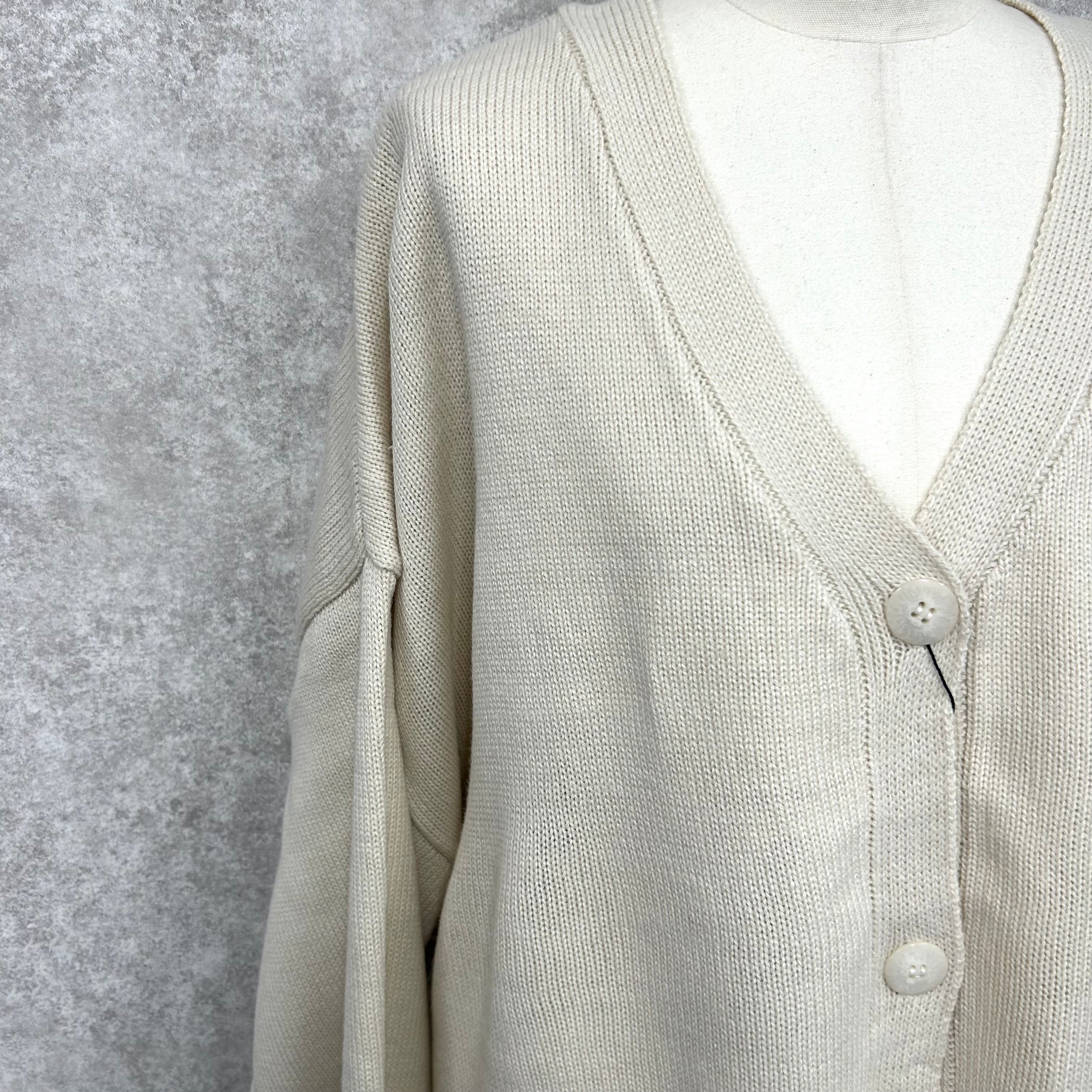 ロゴ刺繍ニットカーディガン -アイボリー- ※12/24〜30頃より順次配送