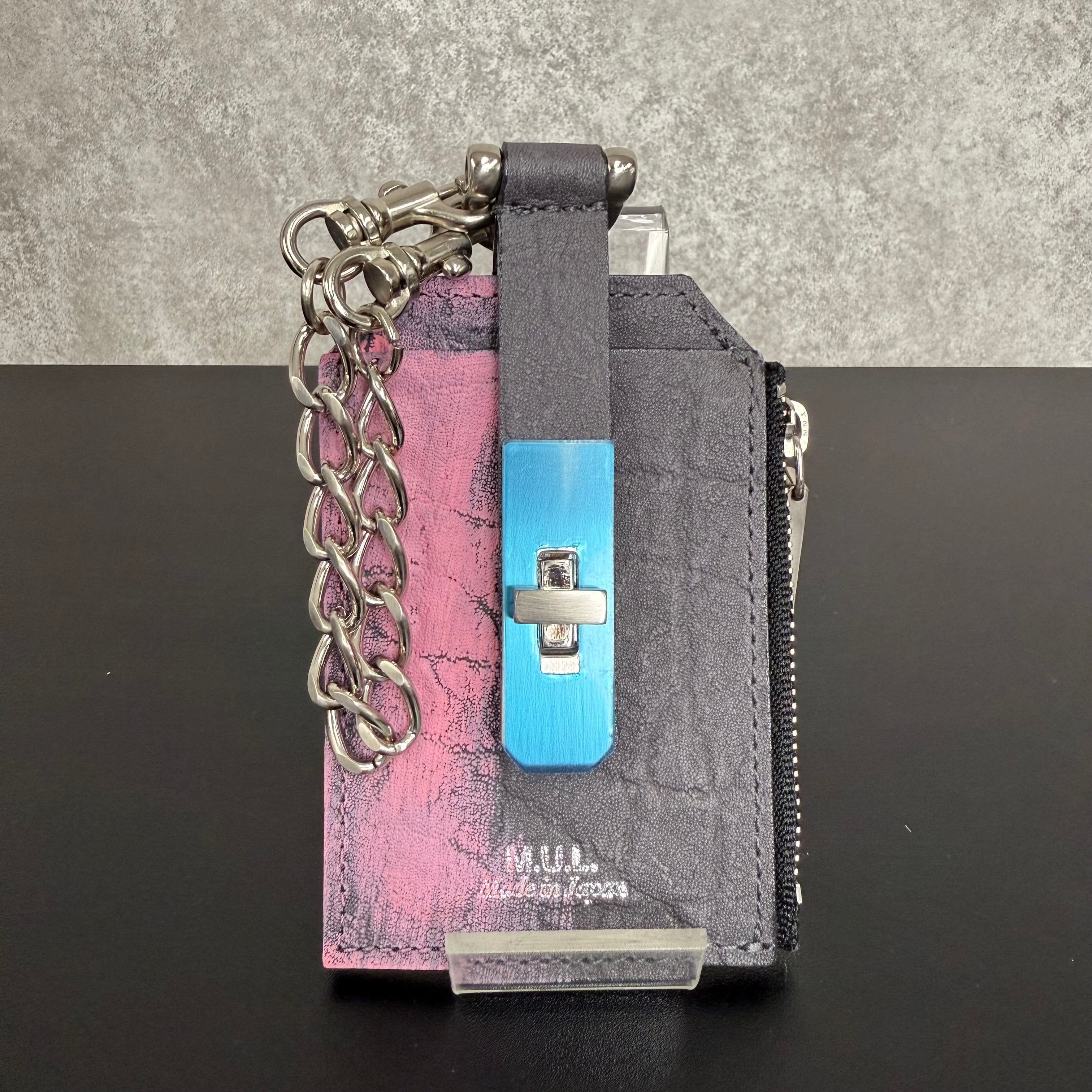 【MUL028】チェーンパスケース ‐グレー‐ エレファント型押し シルバー金具 ピンクライン入り ※7/2〜7/12より事務所から順次発送予定