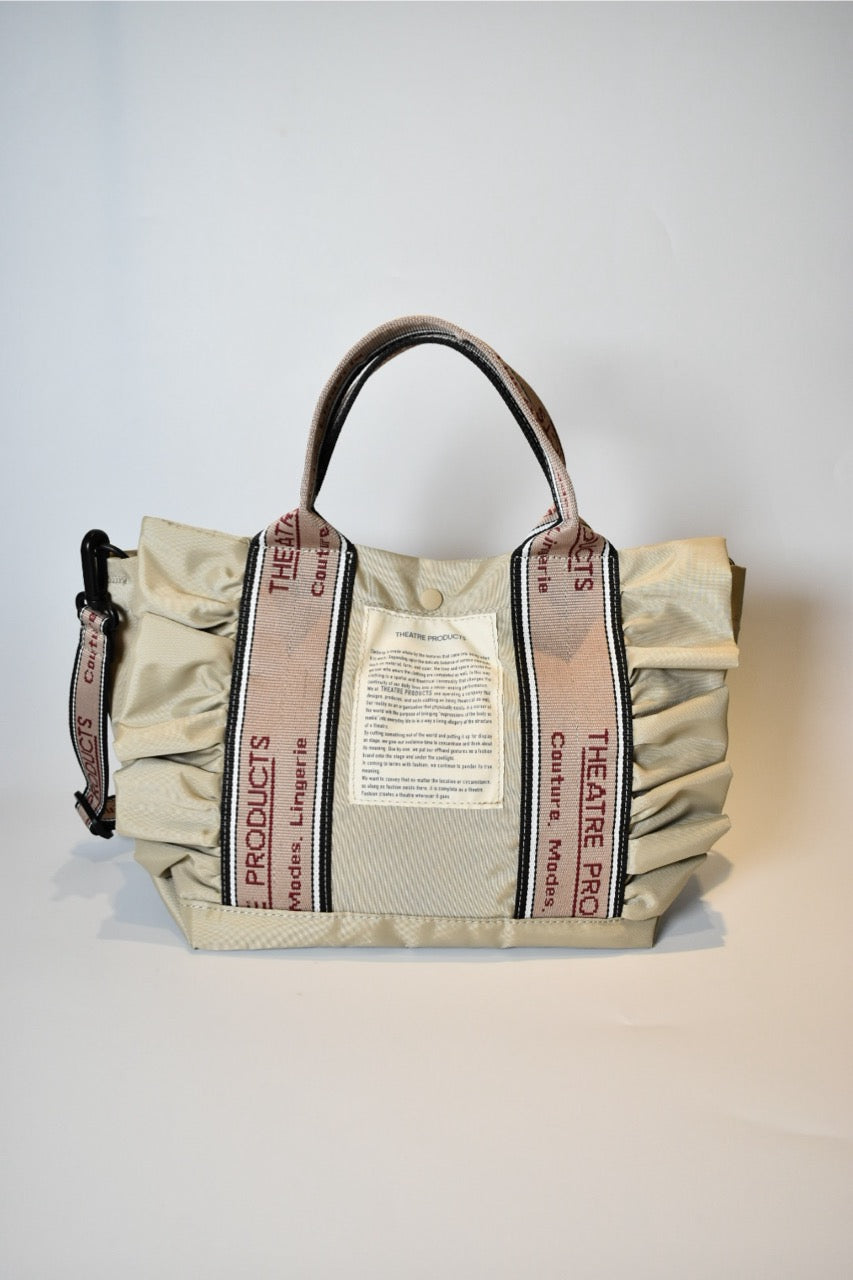 【THEATRE PRODUCTS】ナイロンフリル2WAYバッグ“テムズ”M ベージュ ※5/9〜15より順次配送