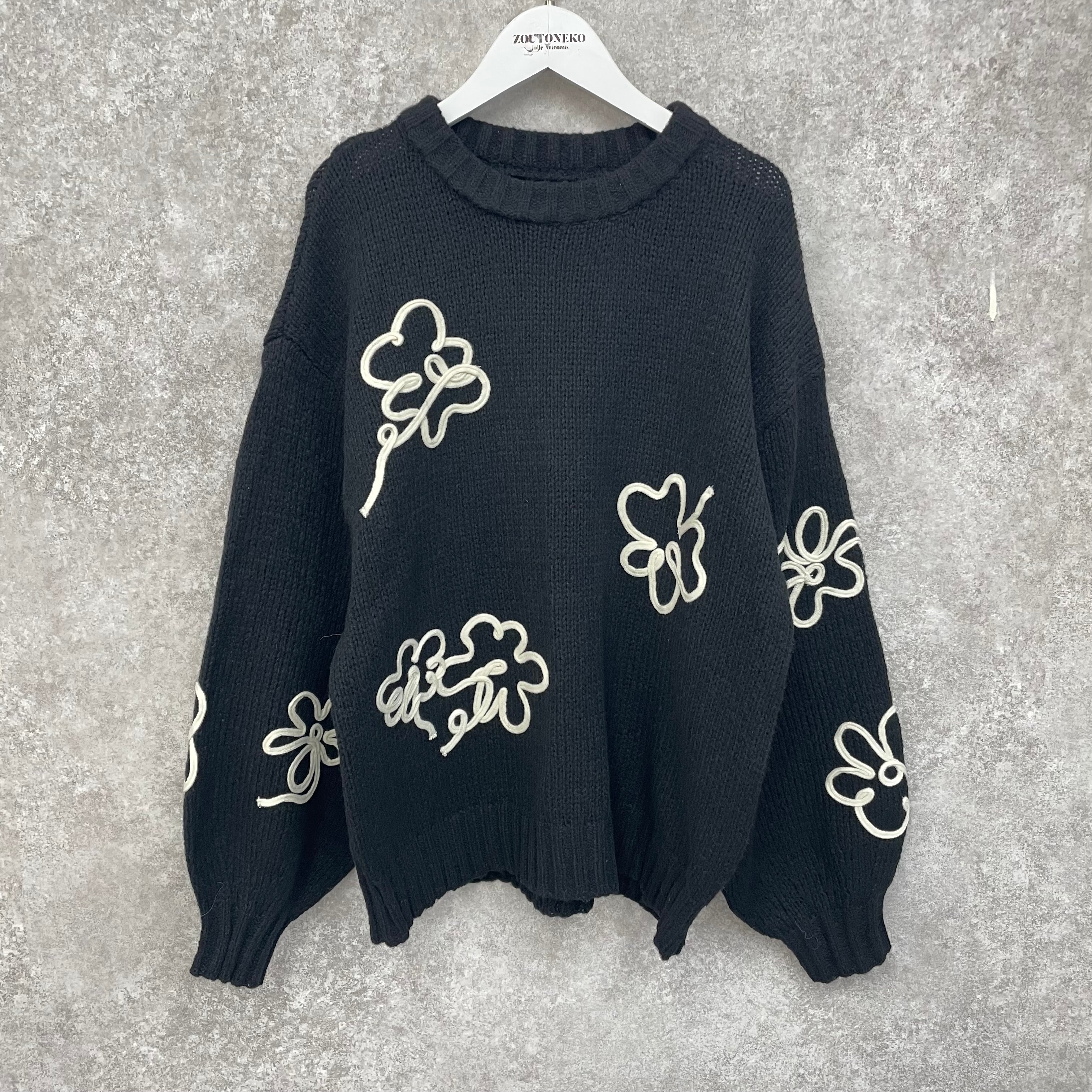 【広告の品🉐】ウールライクフラワー刺繍プルオーバー ブラック ※1/14~20頃より順次配送予定