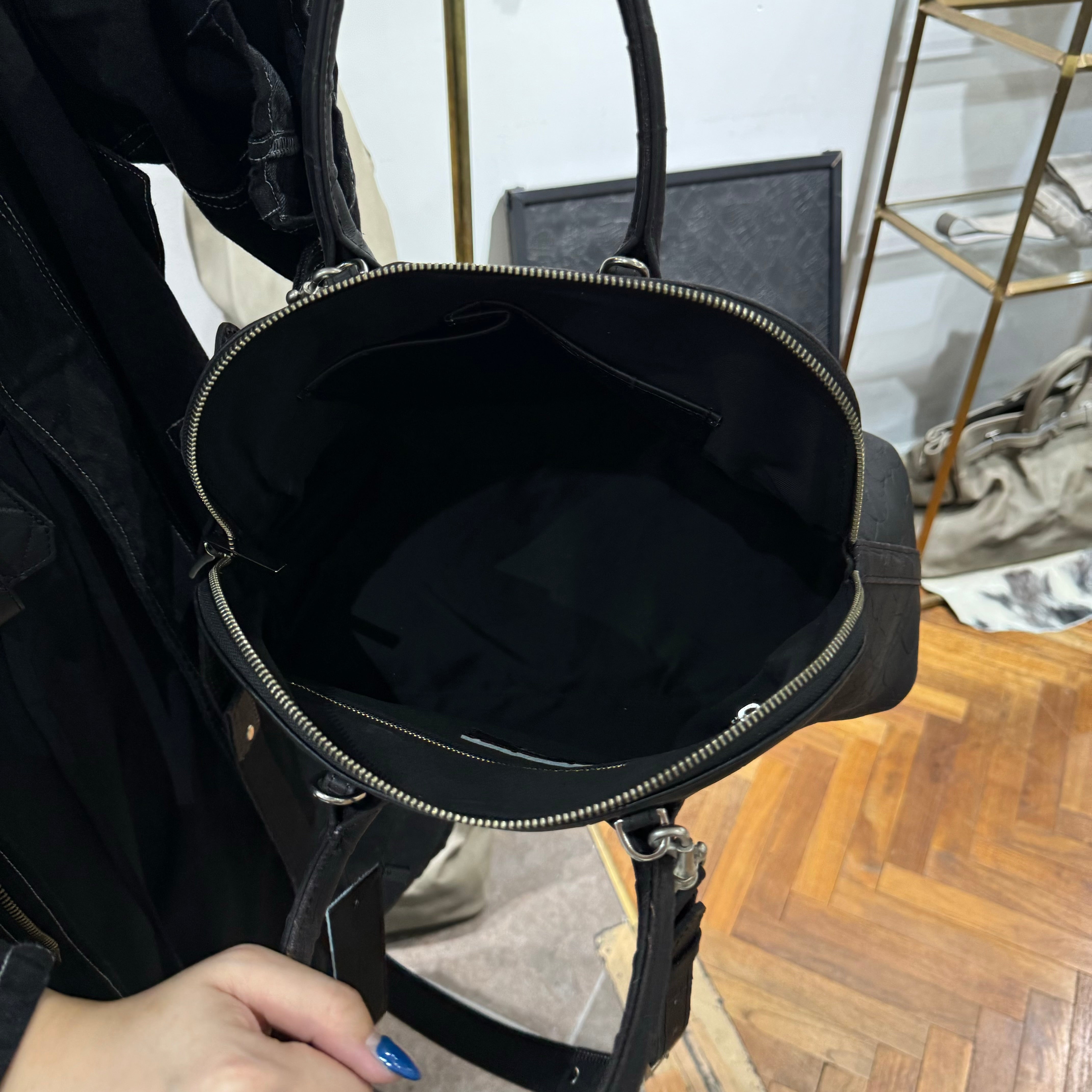 ⚠️予約【M.U.L.】ラウンドトート スクラッチ型押し -vintage ブラック- ※R7. 6月末納品予定