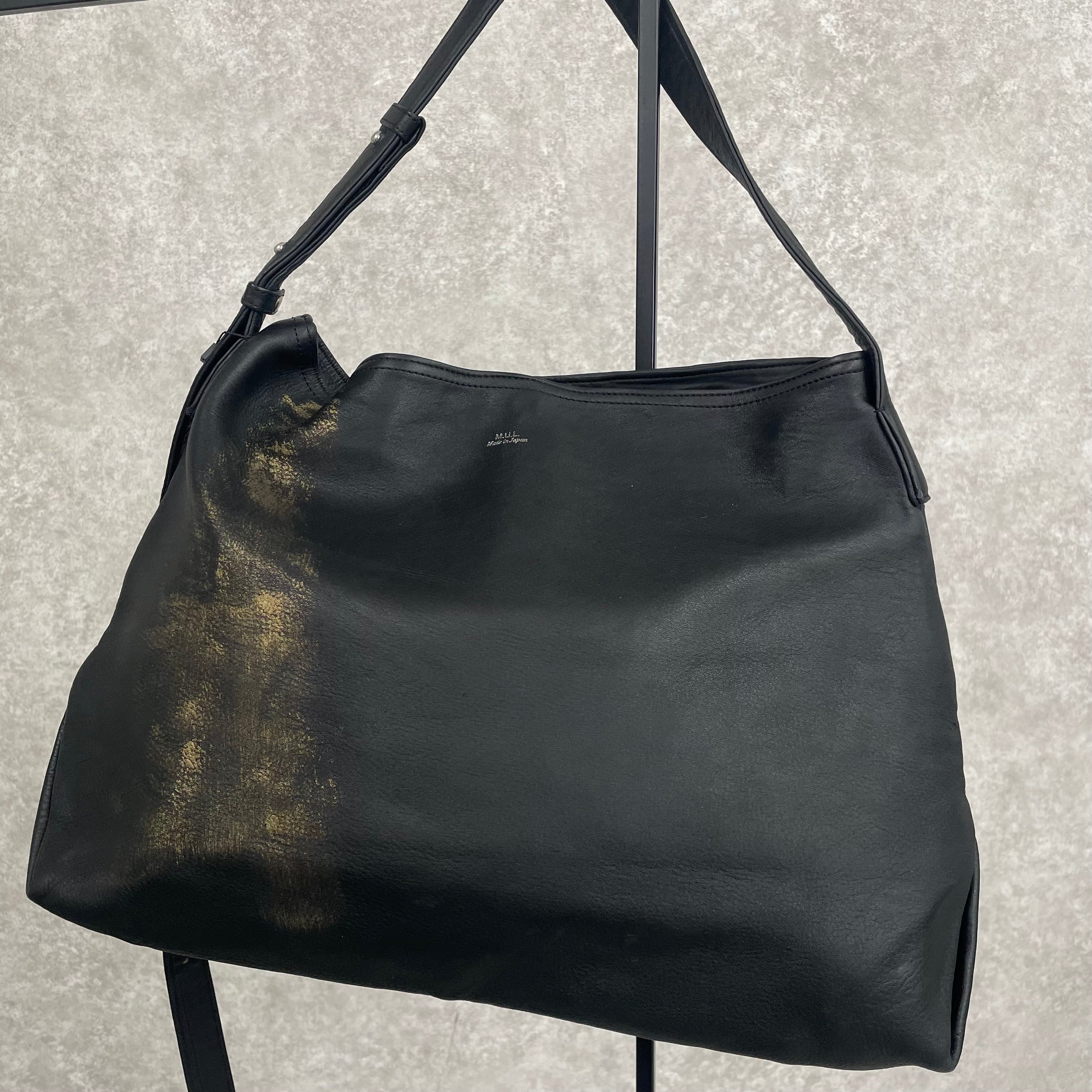 【MUL103】テールショルダーM ダメージオイルレザー -ブラック- 洗い加工ソフト ゴールドライン入り ※7/2〜7/12より事務所から順次発送予定