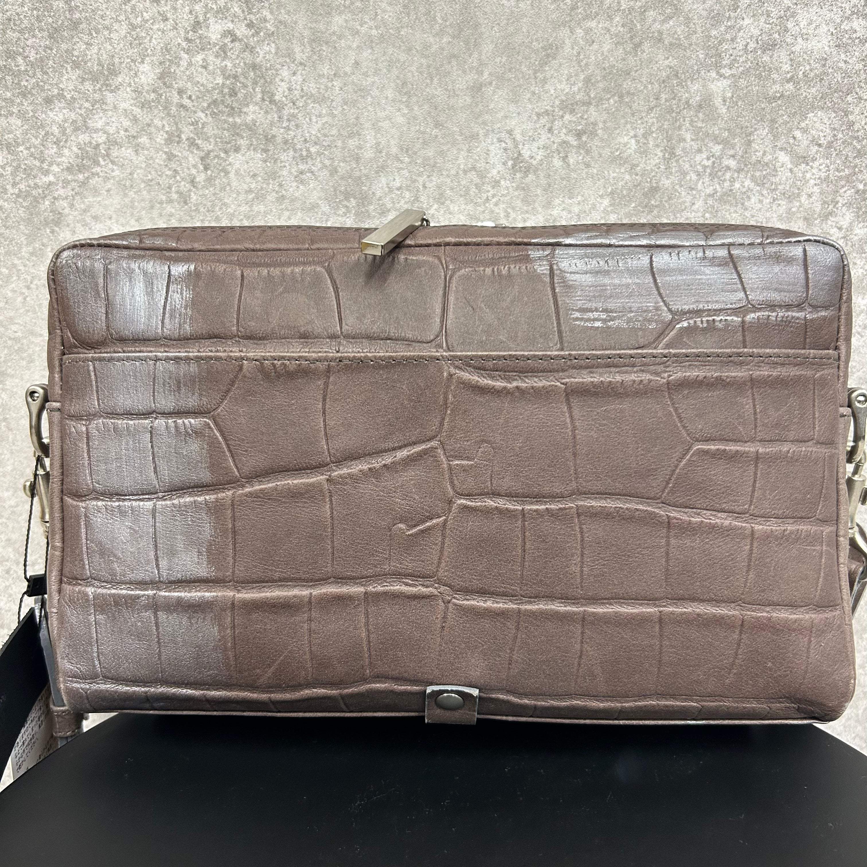 【MUL040】ショルダーバッグ オークダーク クロコダイル型押し レザーショルダー -シルバーライン- ※2/10〜17頃より順次発送予定