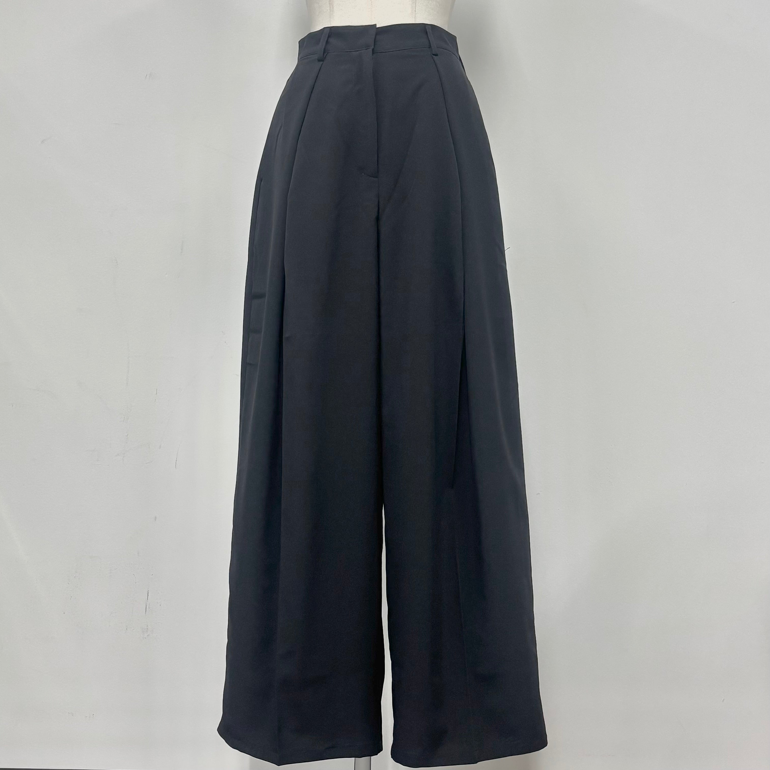 クレープ タックワイドパンツ -ブラック- ※6/25~7/1迄に順次発送予定