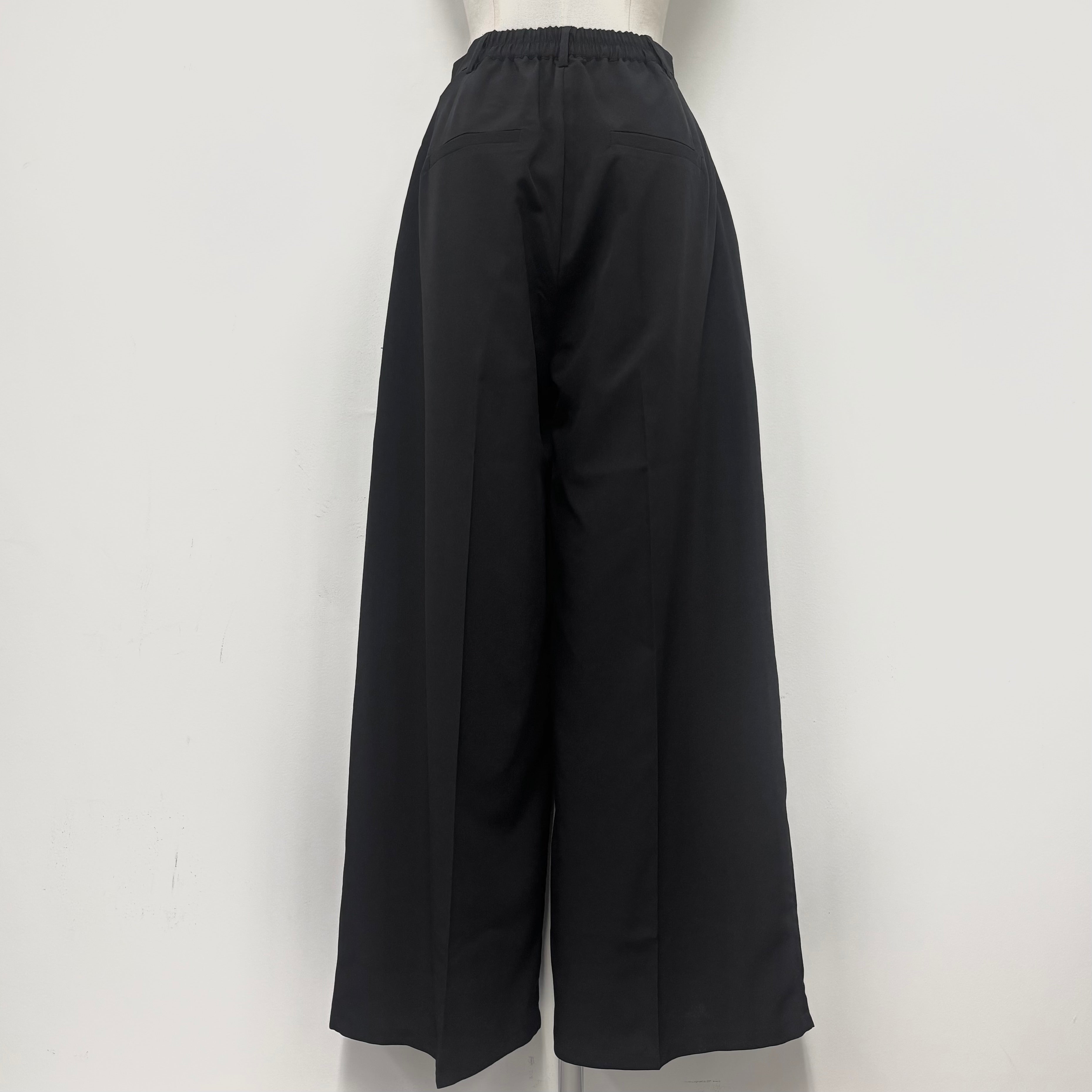 クレープ タックワイドパンツ -ブラック- ※6/25~7/1迄に順次発送予定
