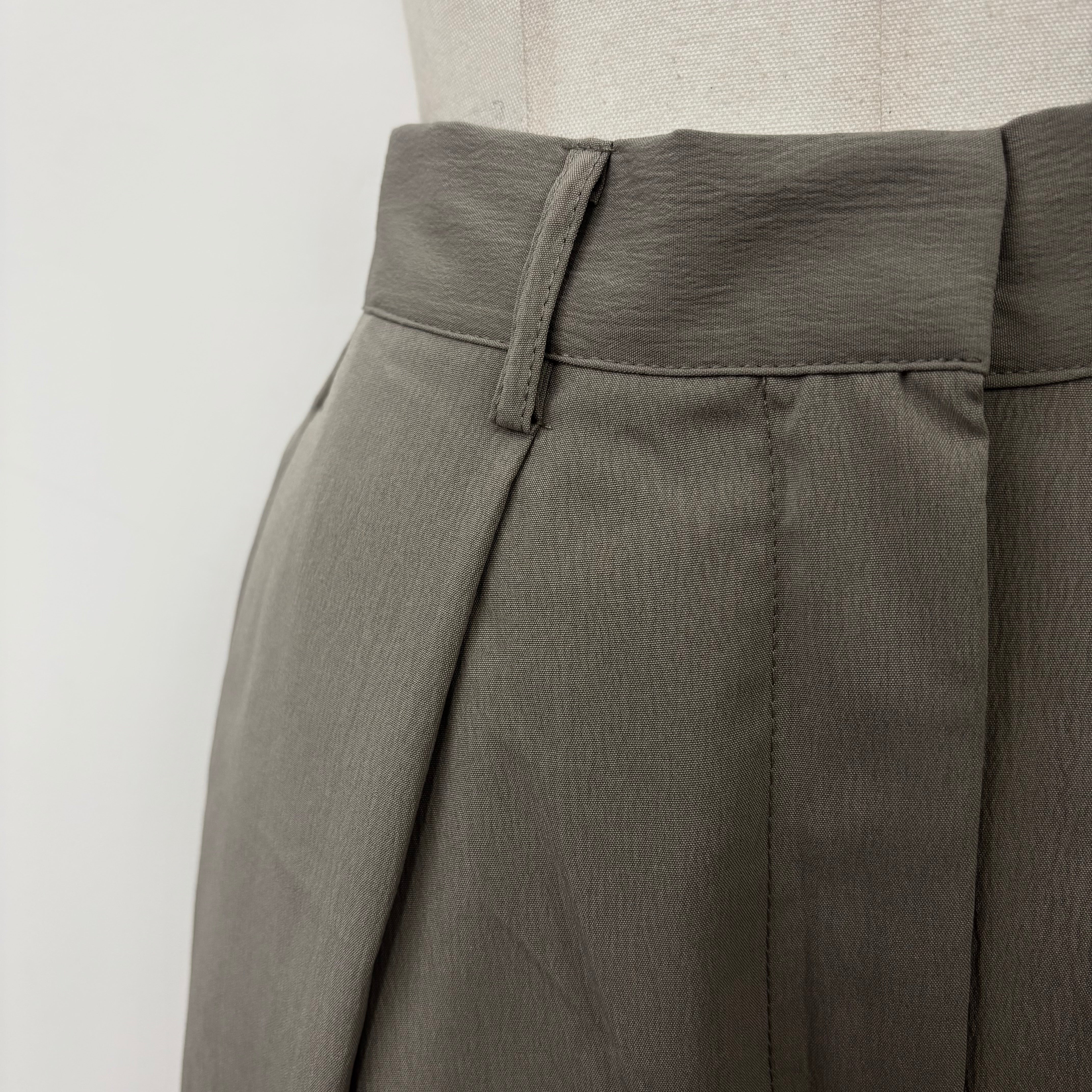 クレープ タックワイドパンツ -グレージュ- ※6/25~7/1迄に順次発送予定