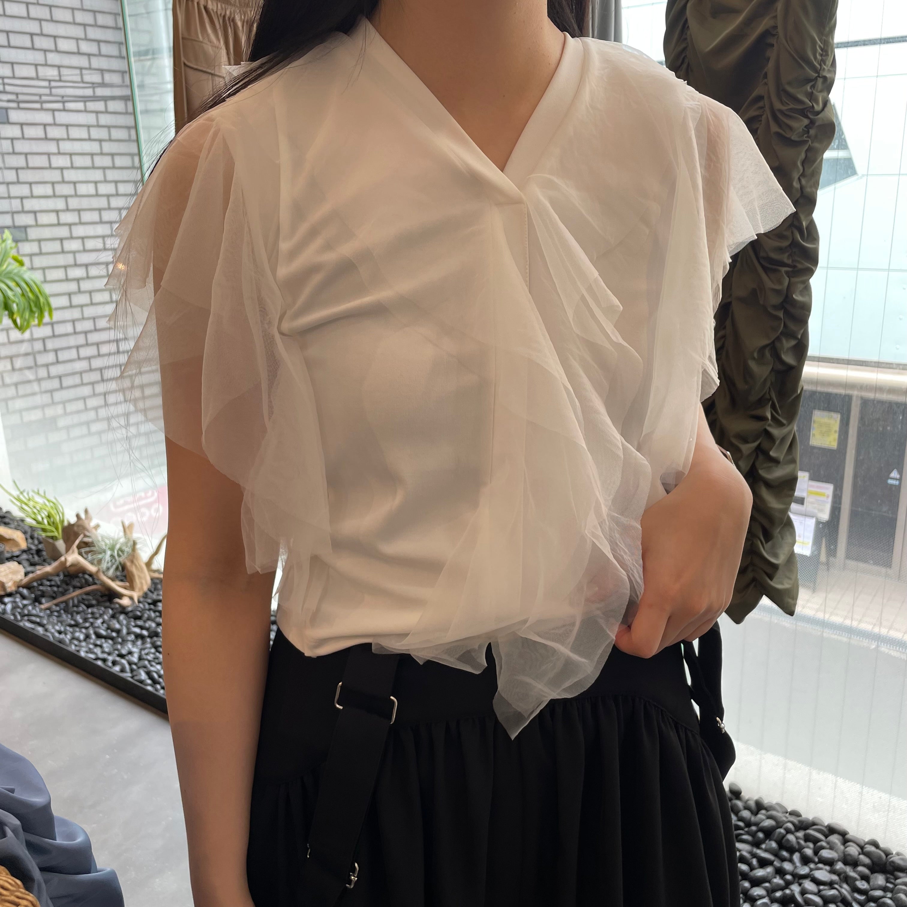 フリルトッププルオーバー オフワイト ※4/23~29より順次発送予定