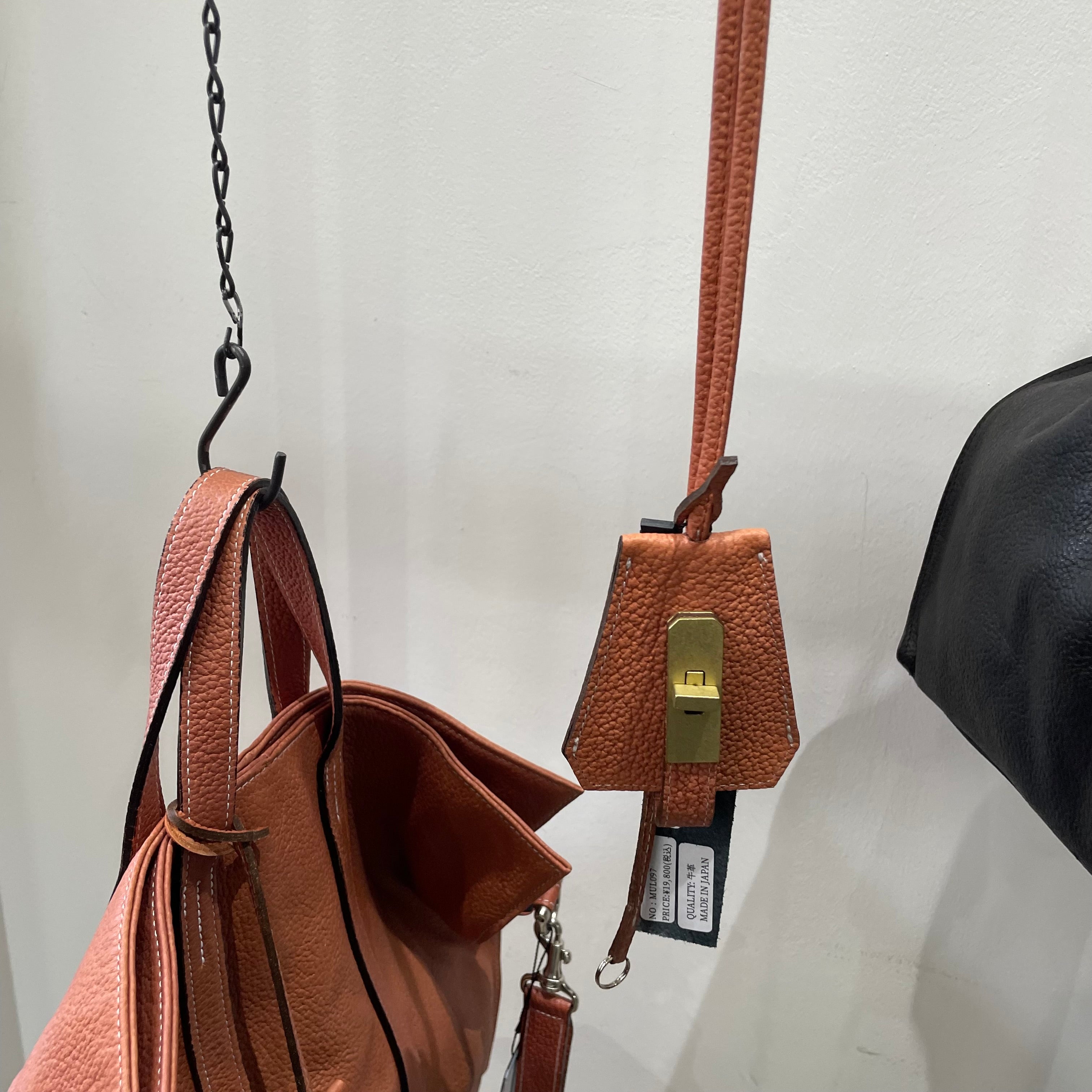 【M.U.L.】レザーキーネックレス -オレンジ- シボ型押し ※4/22~26順次発送予定