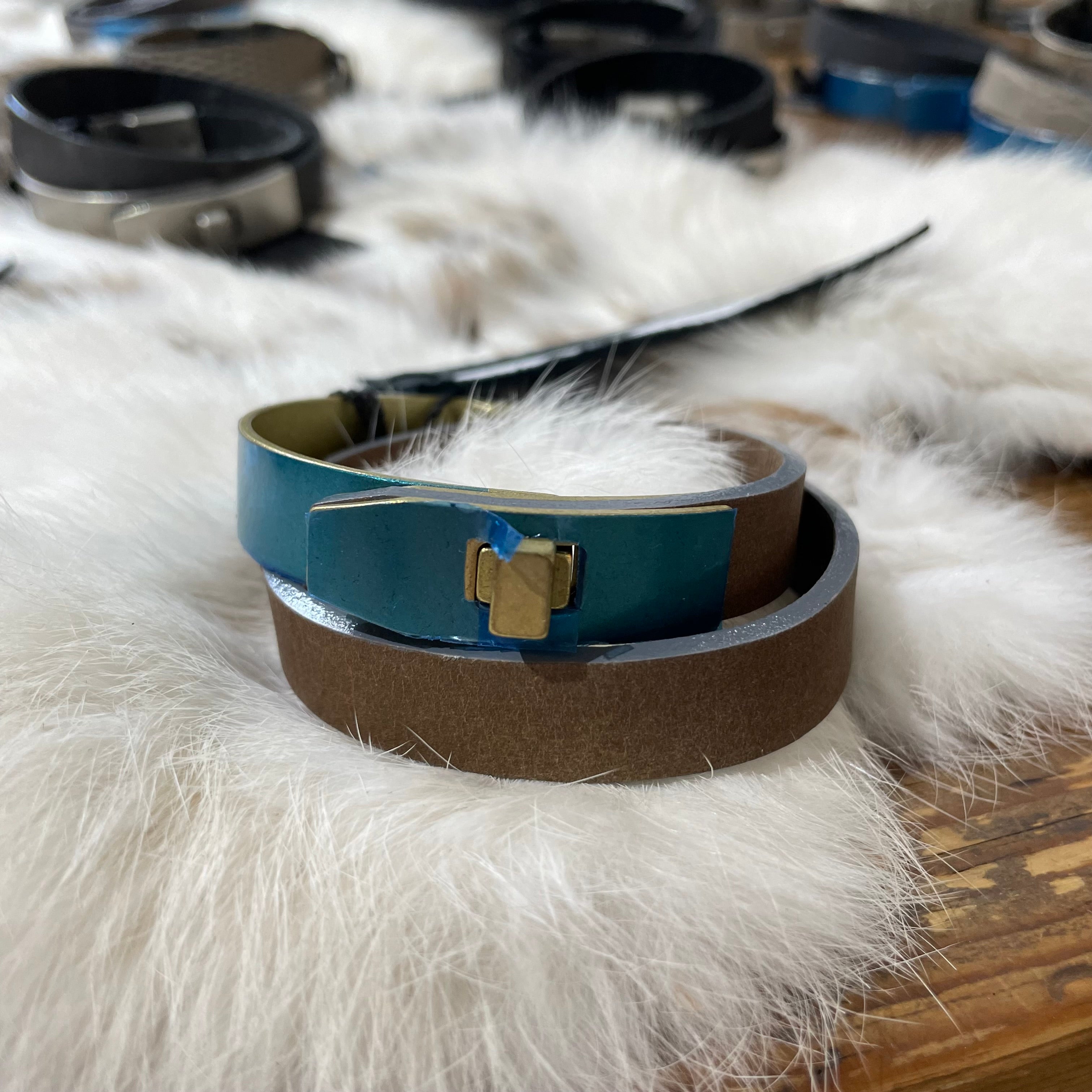 【M.U.L.】ブレスレット マットゴールド -ベージュ- ヌバックレザー ※4/22~26順次発送予定