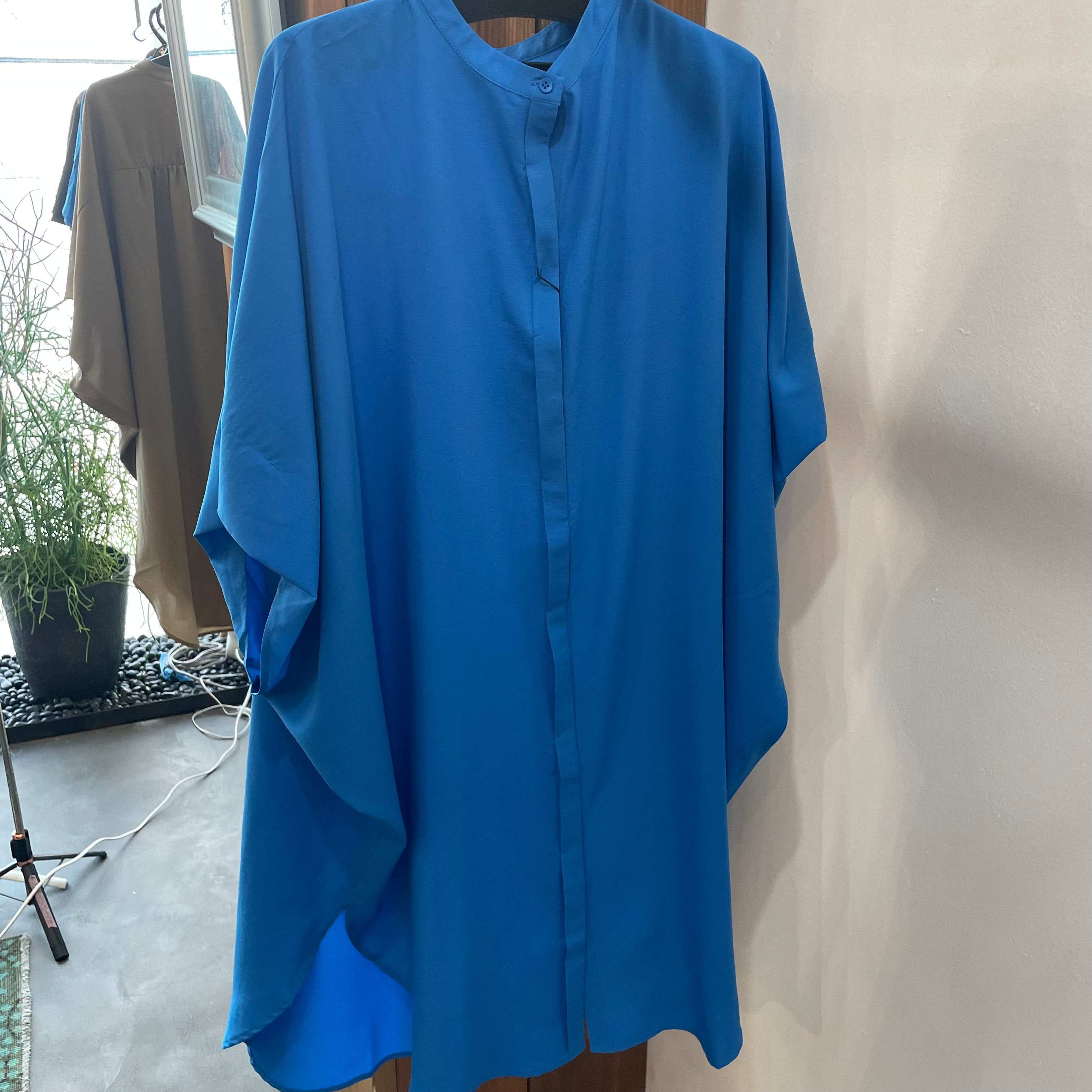ドレープポンチョシャツ(ロングシャツ) -ブルー- ※6/11-17頃より順次発送予定