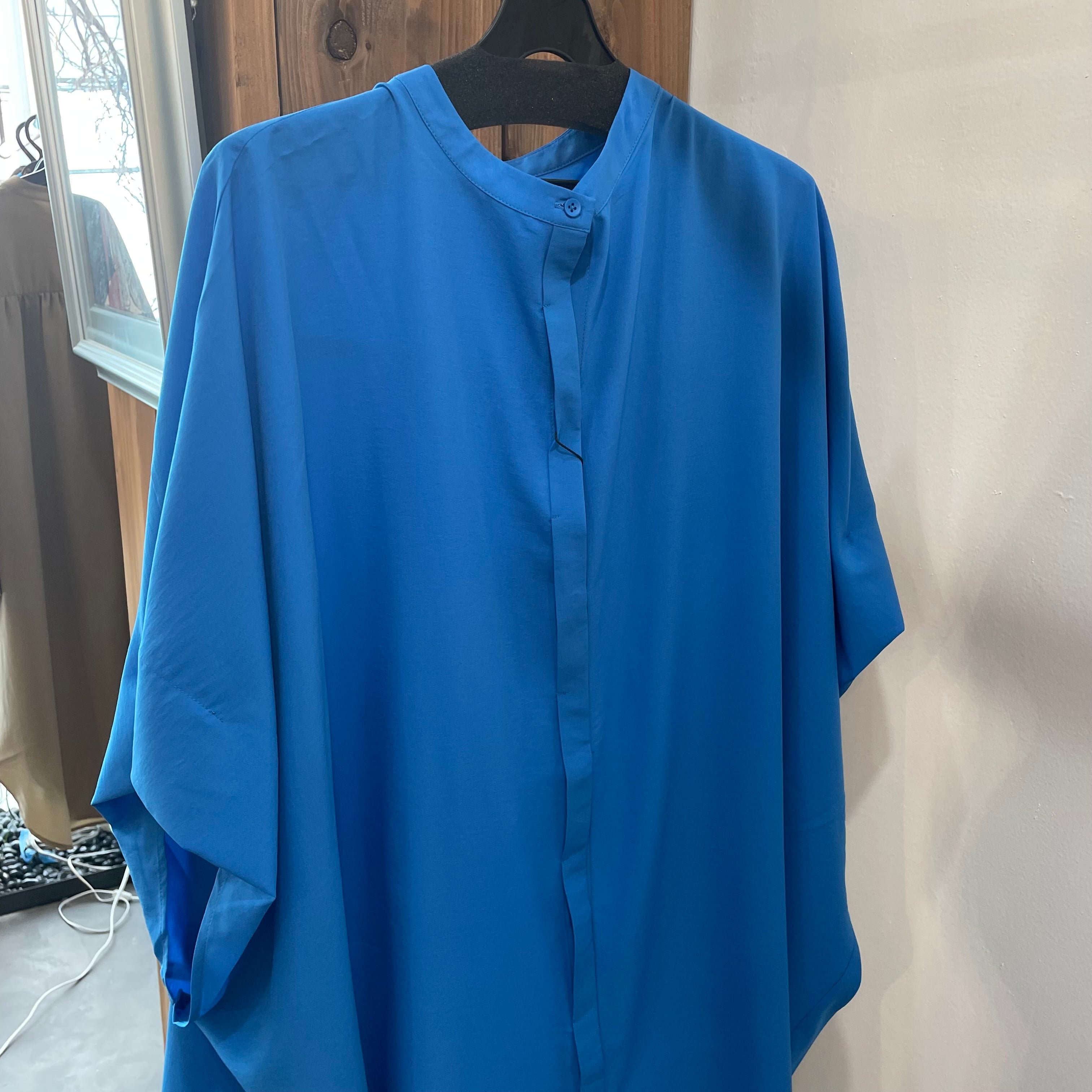 ドレープポンチョシャツ(ロングシャツ) -ブルー- ※6/11-17頃より順次発送予定