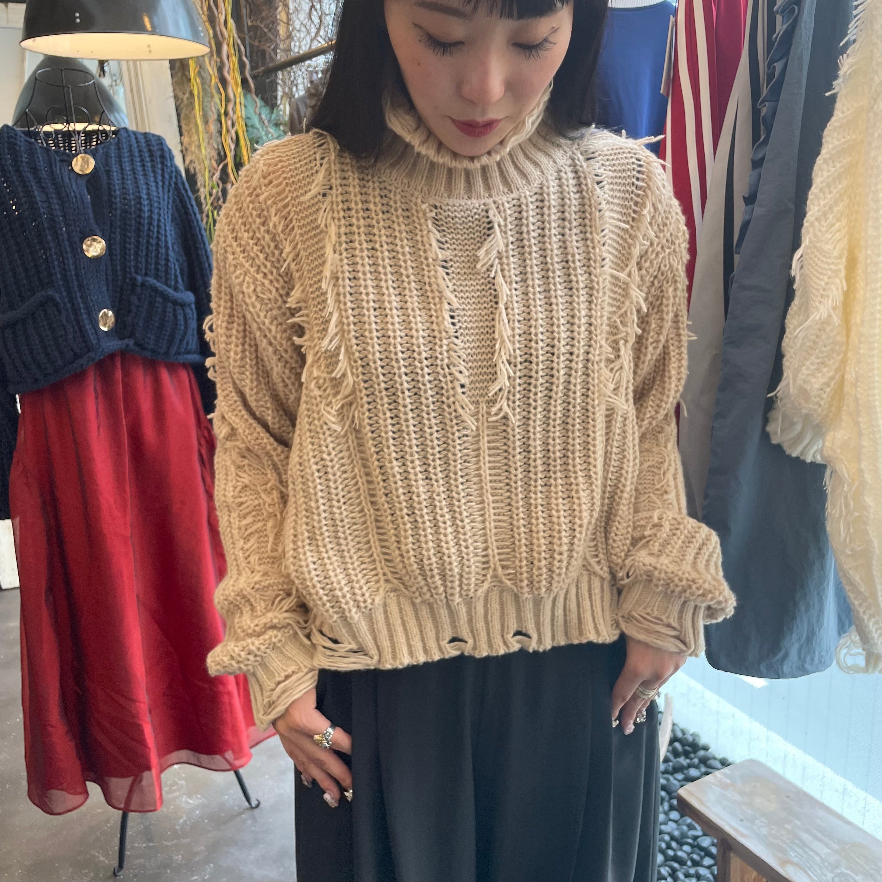 【terrace】ダメージフリンジニットPO -ベージュ- ※10/15-21より順次配送予定