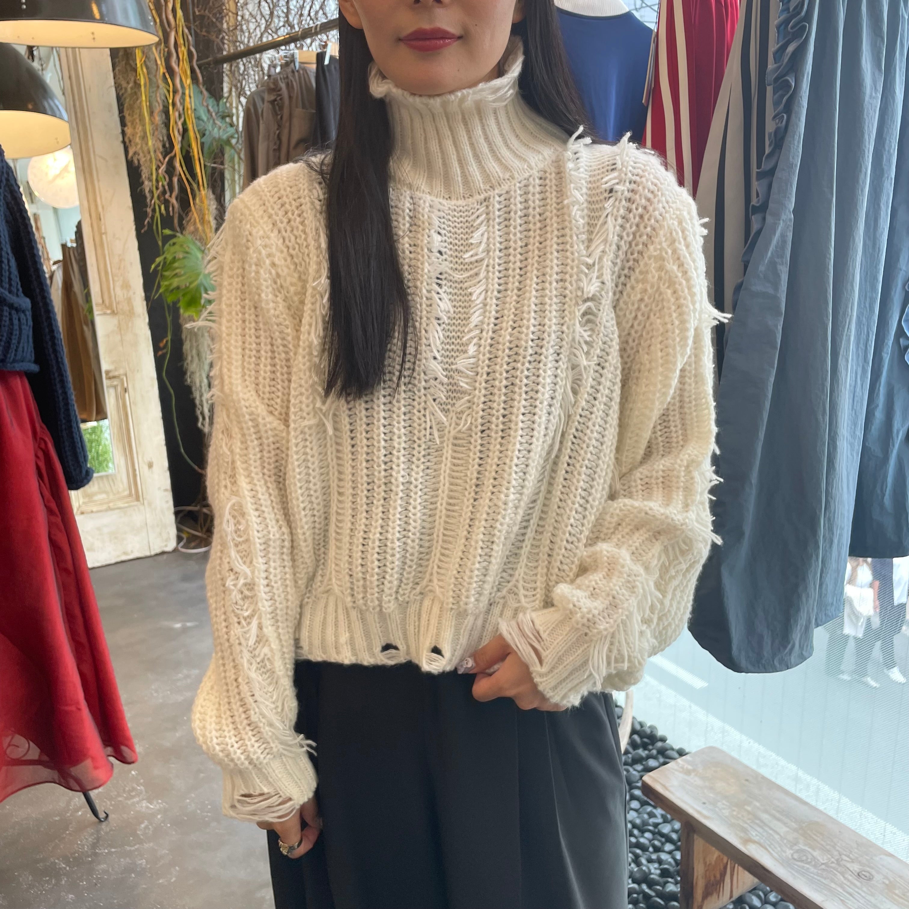 【terrace】ダメージフリンジニットPO -オフホワイト- ※10/15-21より順次配送予定