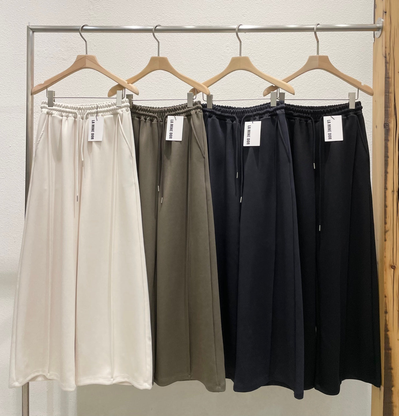 【LA MINE DOR】 タックワイドパンツ -ホワイト- ※10月下旬〜11月上旬頃より順次発送予定