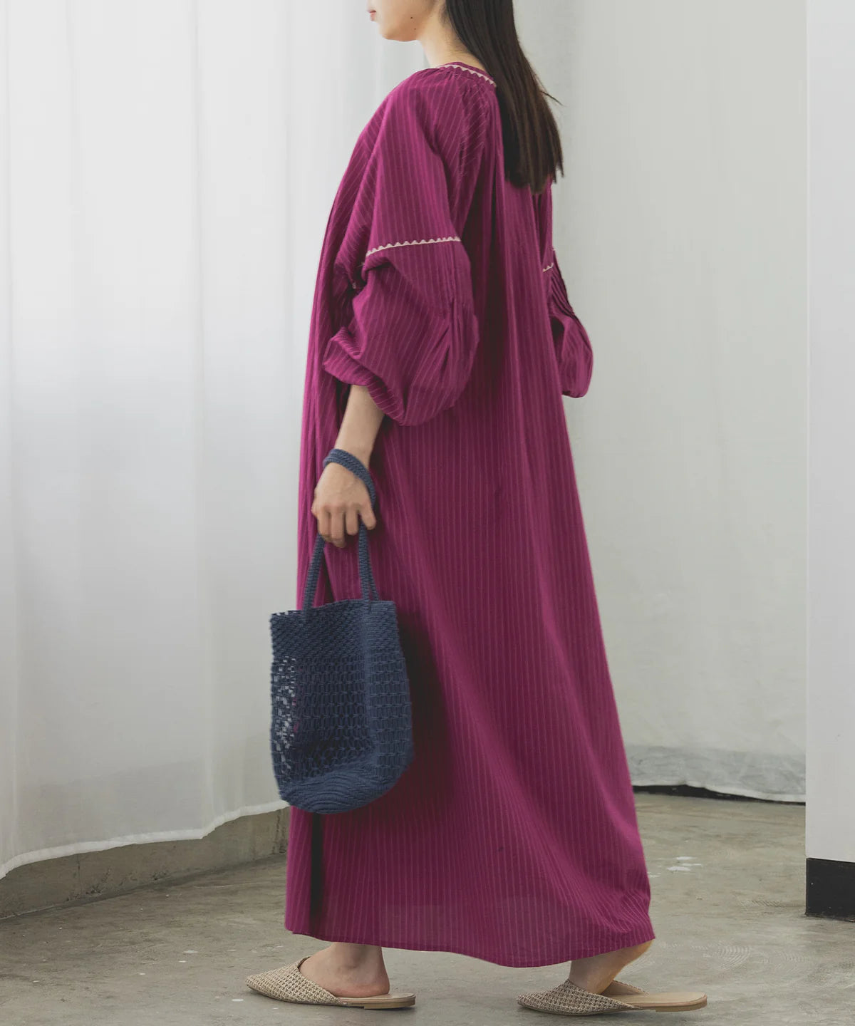 【hunch】キャンブリックボイル 配色刺繍ワンピース -レッドパープル- ※8/27-9/2より順次配送予定
