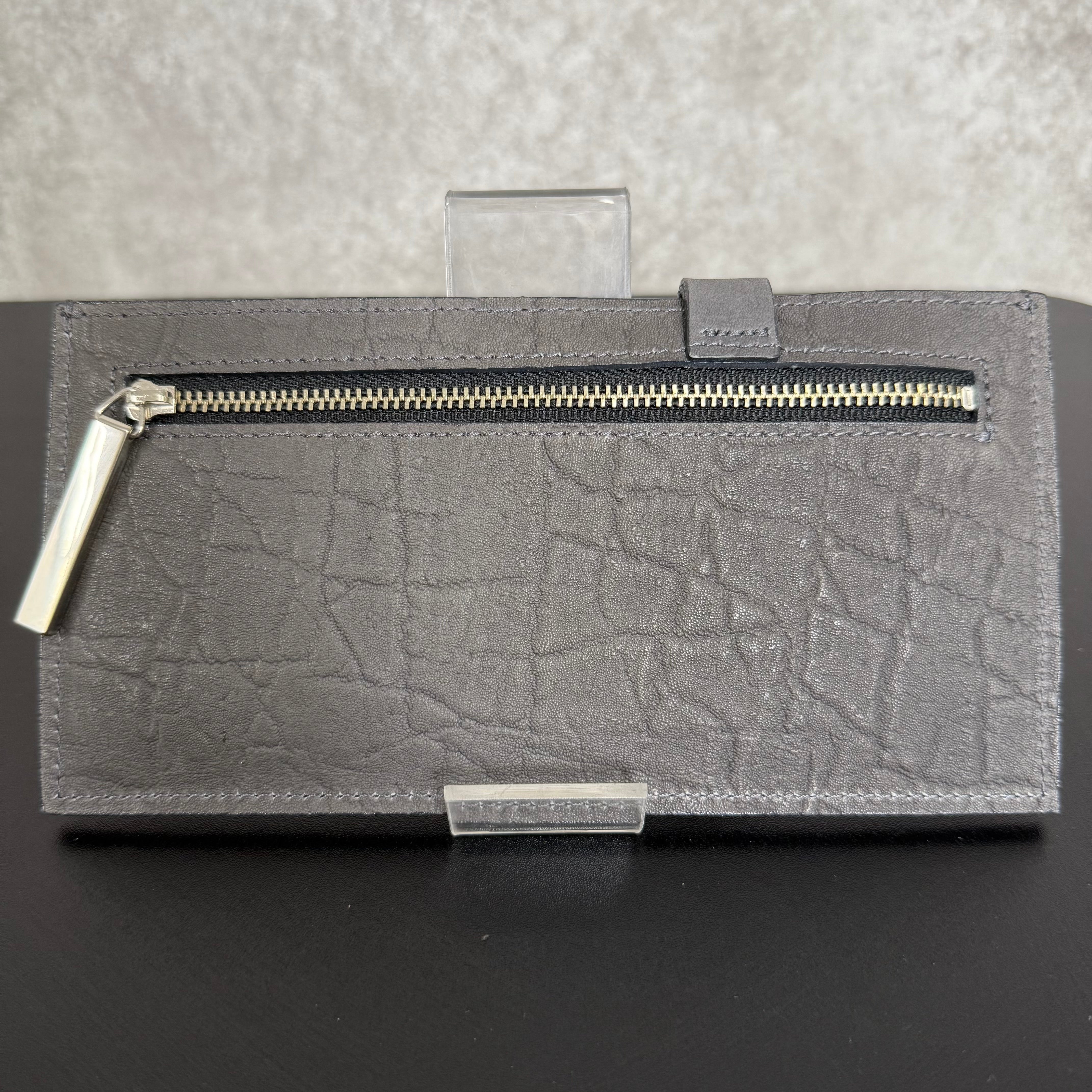 【MUL027】フラットロングウォレット　‐グレー‐　エレファント型押し　シルバー金具　ピンクライン入り　※7/2〜7/12より事務所から順次発送予定