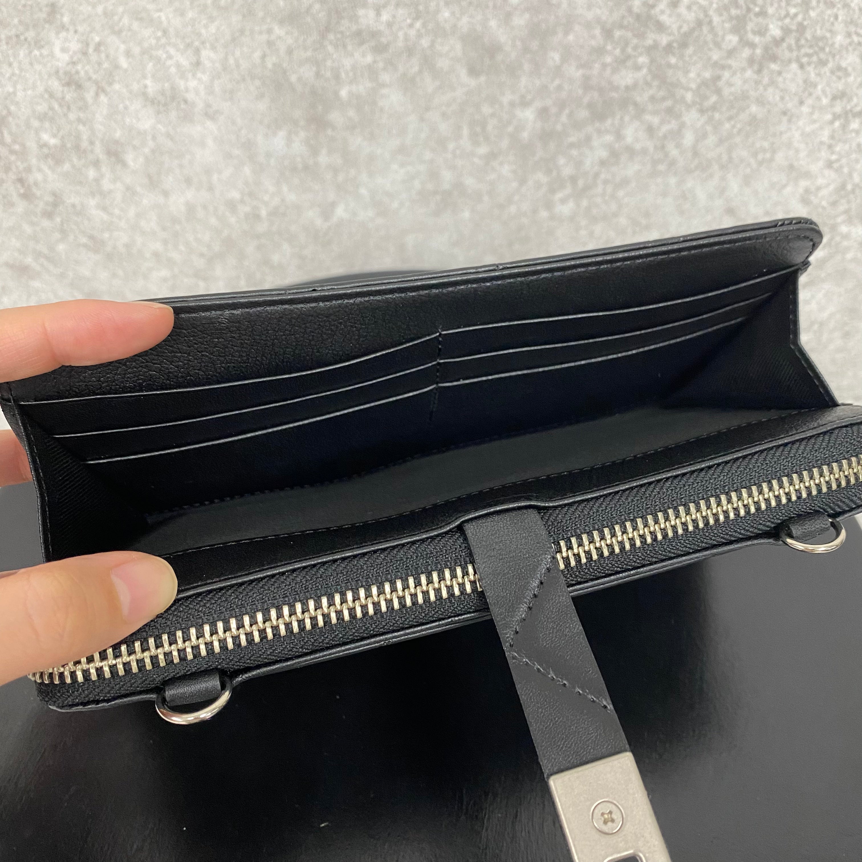 【M.U.L.】チェーンショルダー ラウンドロングウォレット オイルレザー/キルティング型押し -ブラック-　※12/9〜16より順次発送
