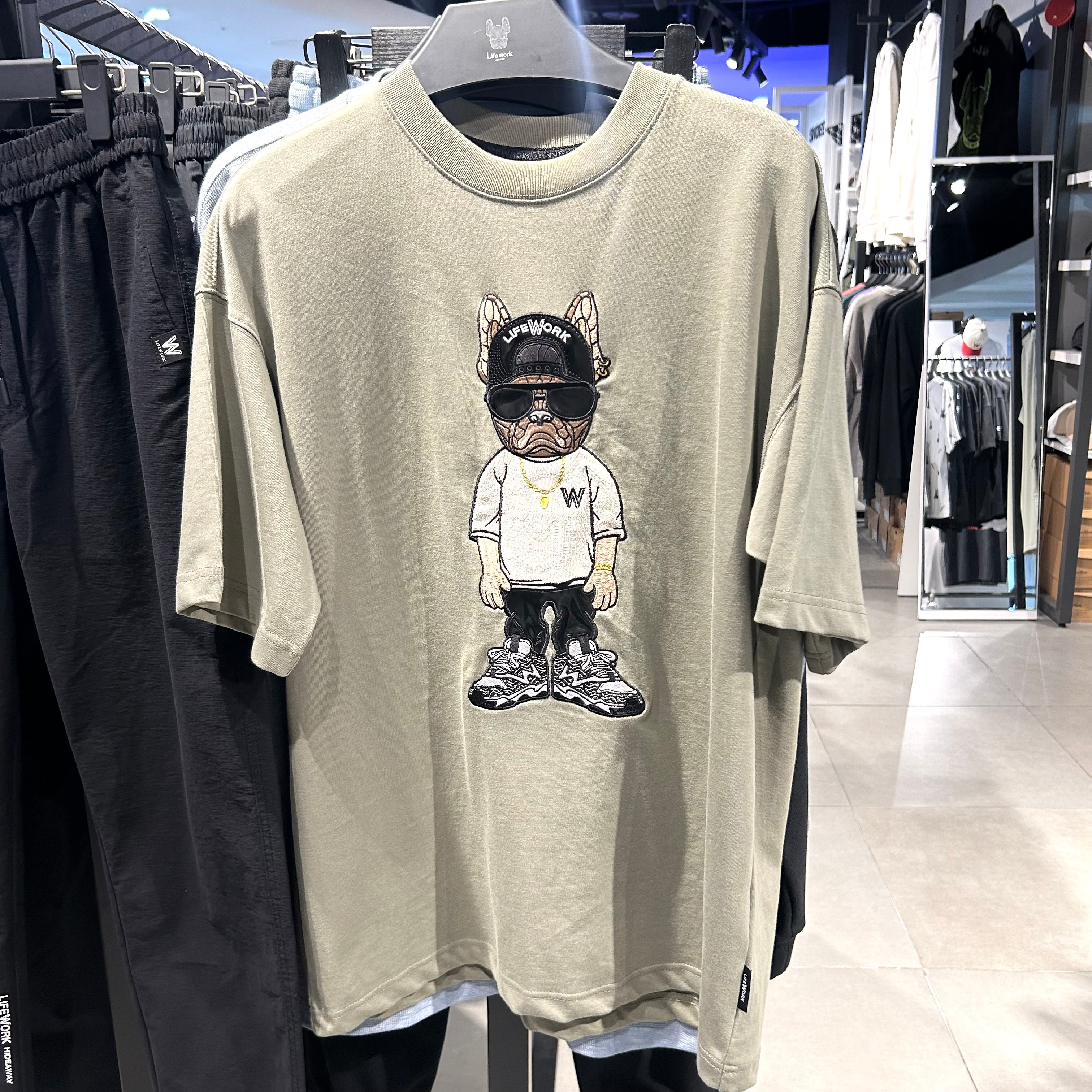【LIFE WORK 】ブルドッグTシャツ　カーキ　Lサイズ　 ※7/8-15頃より順次配送