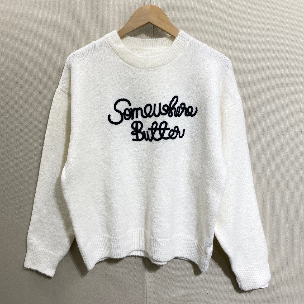 コードロゴ刺繍ニット  -アイボリー- 　※11/12-11/18頃より順次発送予定