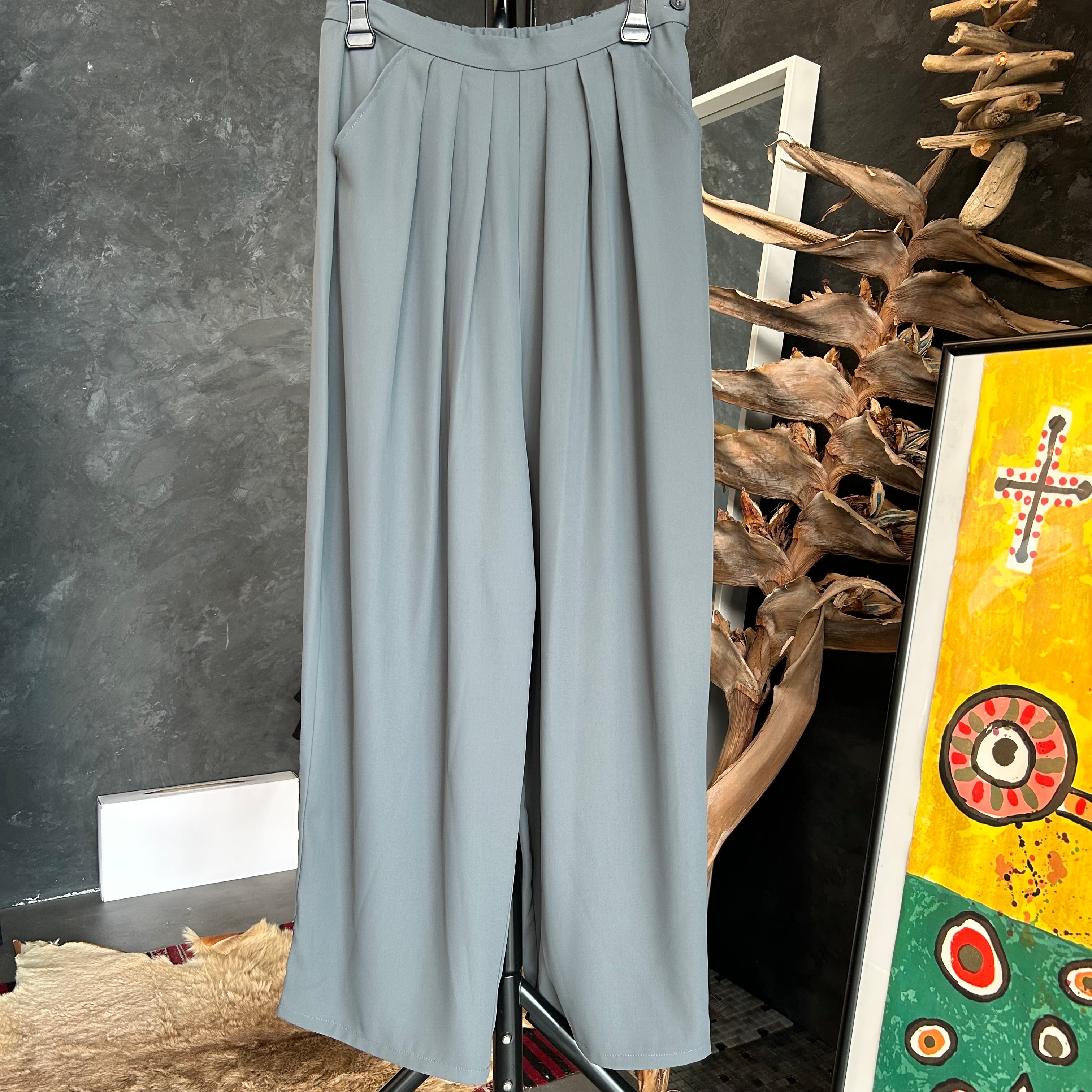 【terrace】　タックカーブパンツ　チャコール ※1/28~2/3頃より順次発送予定