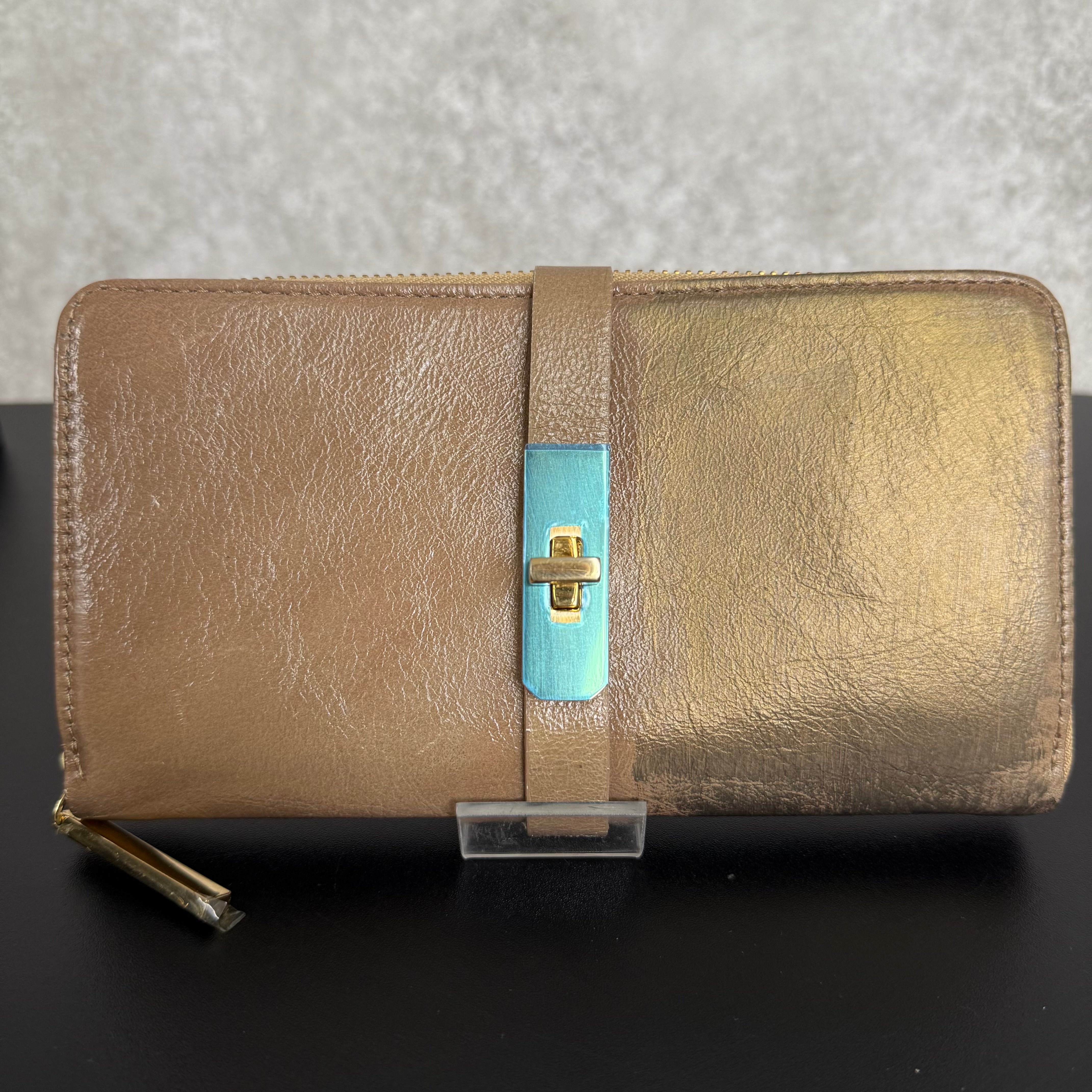 【MUL009】ラウンドロングウォレット　‐エナメルベージュ‐　ゴールド金具　ゴールドライン入り　※7/2〜7/12より事務所から順次発送予定