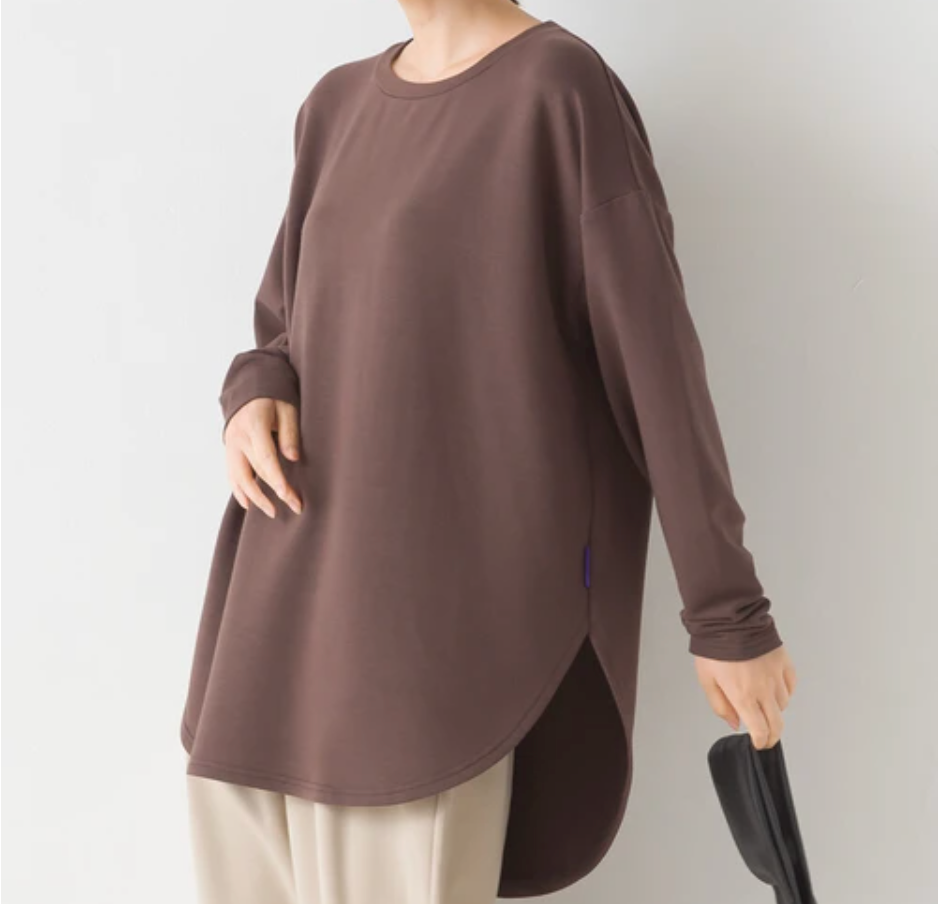 【+3℃蓄熱ストレッチ】裾ラウンド長袖Tシャツ　ブラウン　※3/26頃〜順次配送予定