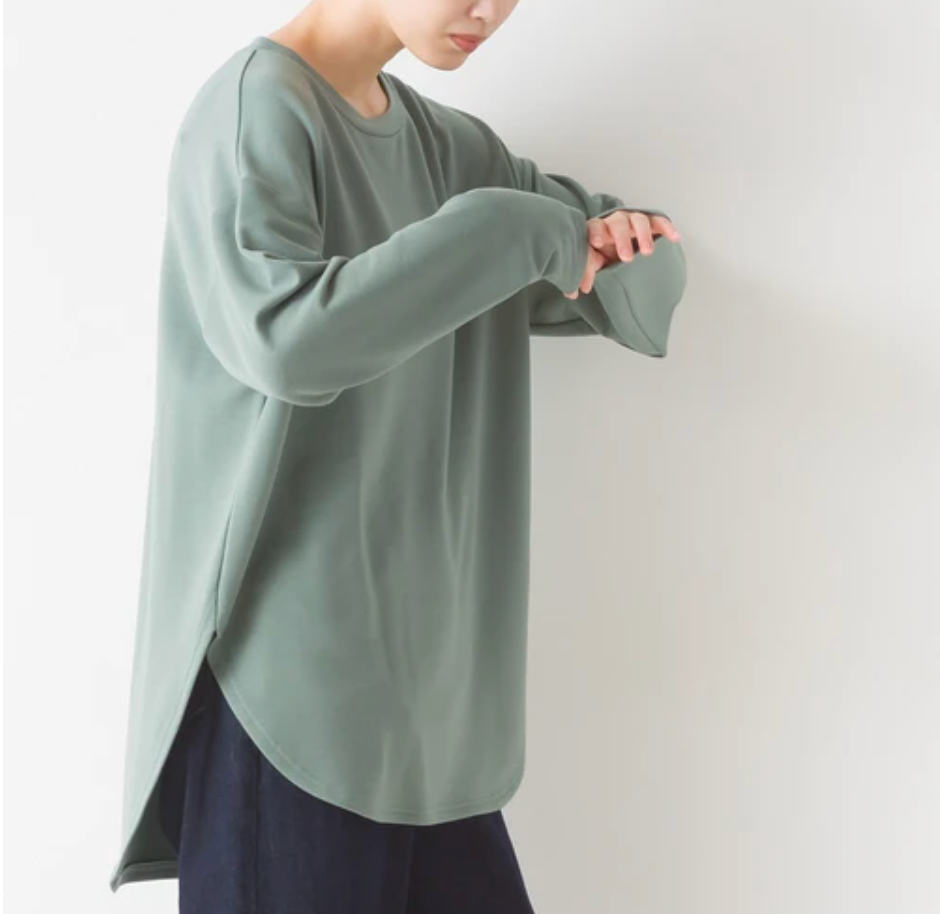 【+3℃蓄熱ストレッチ】裾ラウンド長袖Tシャツ　グリーン　※3/26頃〜順次配送予定