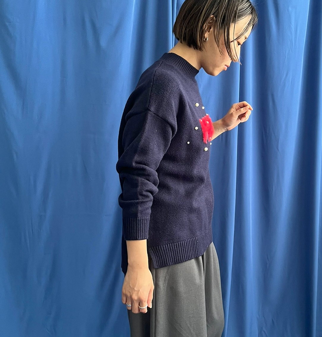 【 LHELBIE】パール+フェザーロゴニットトップス　-ネイビー-　※12/17~23頃より順次発送予定