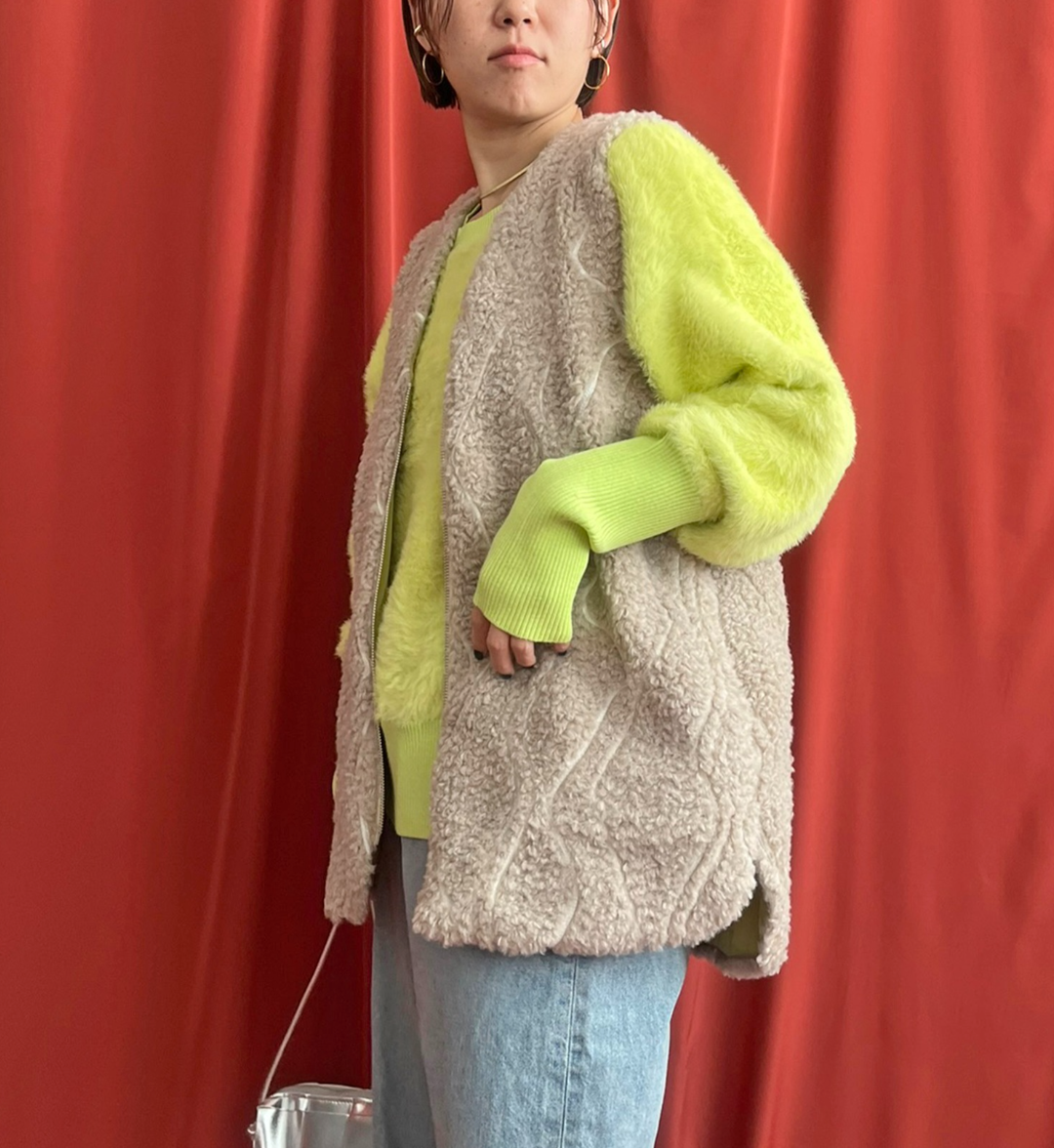 【 LHELBIE】ライン刺繍ボアベスト　-ベージュ-　※11/26〜12/2頃より順次発送予定