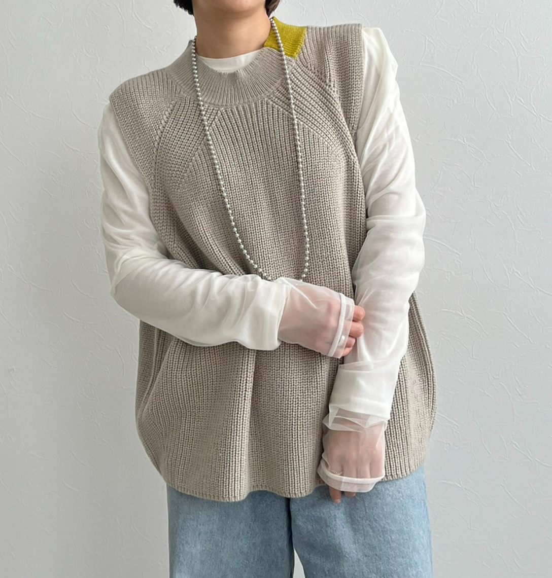【 LHELBIE】バックオープンニットベスト　-グレイッシュベージュ-　※11/26〜12/2頃より順次発送予定