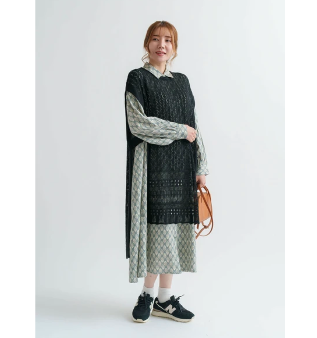 リーフ柄透かし柄ロングニットジレ　-ブラック- ※3/12〜18頃より順次発送予定