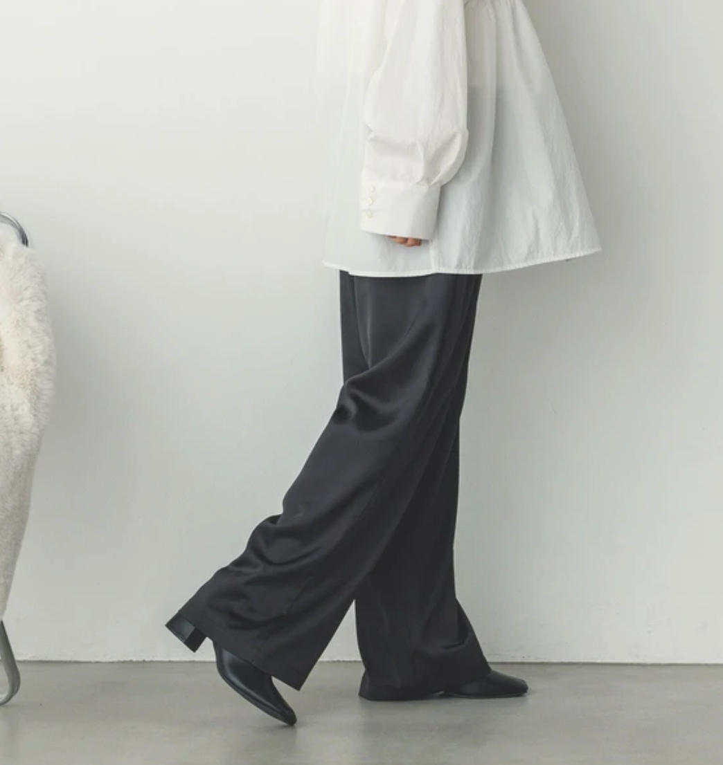 【hunch】サテン ストレートイージーパンツ  -ブラック-　※3月26日~4月1日迄に順次発送予定